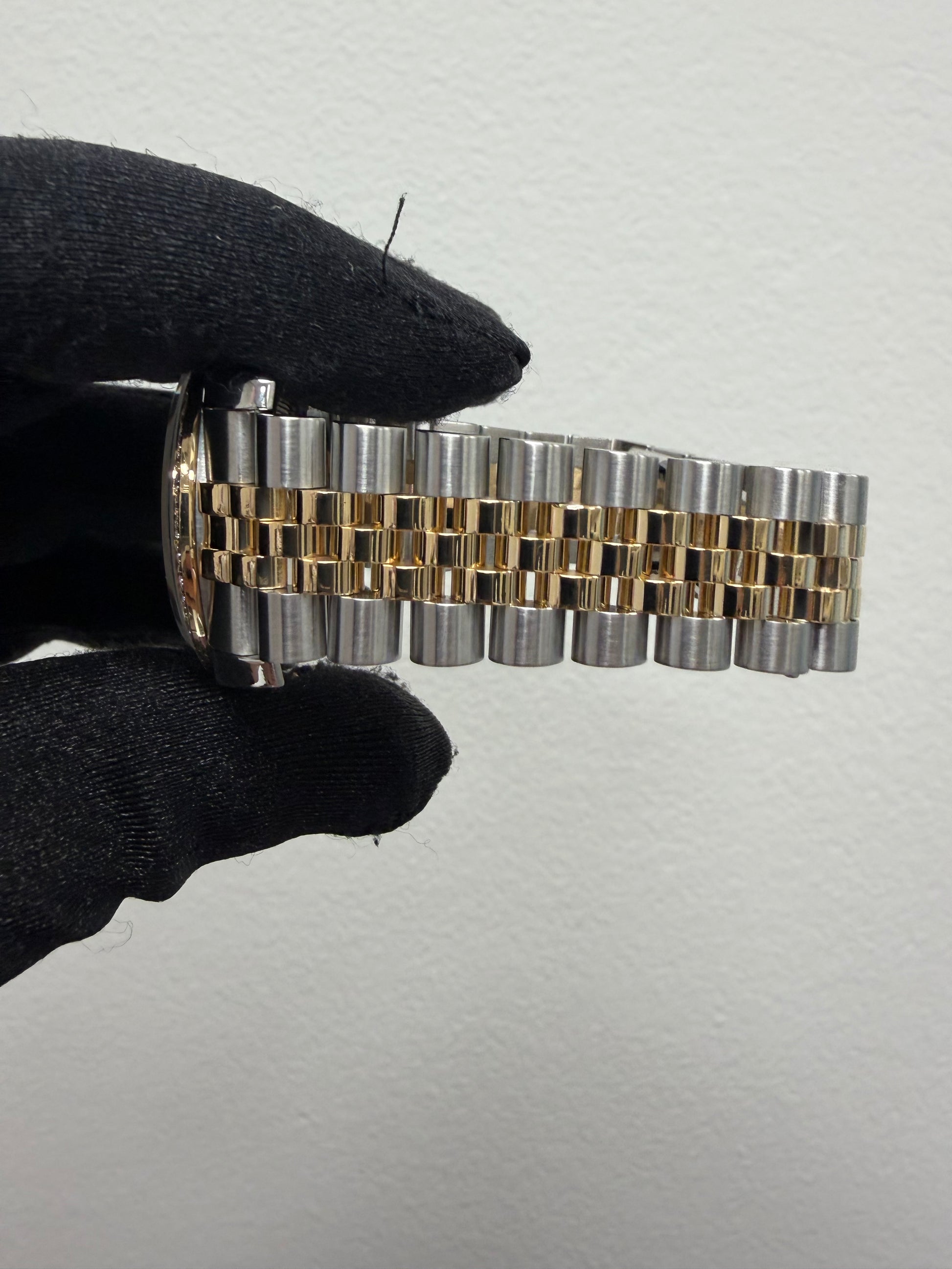 Rolex Datejust 36 Champagne Jubilee Diamond Dial on Jubilee Ref. 116243 2010 — view 4