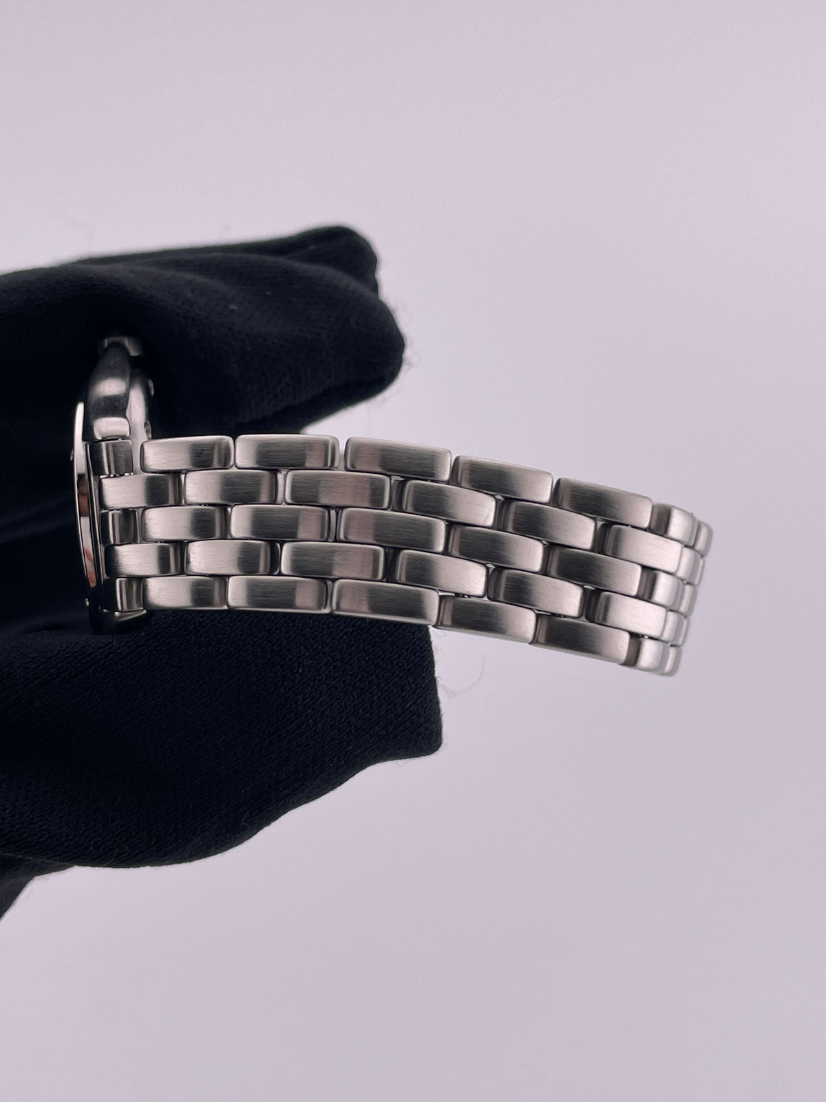 Cartier Cougar Silver Roman Numerals Dial on Stainless Steel Bracelet Ref. W35001F5 — view 5