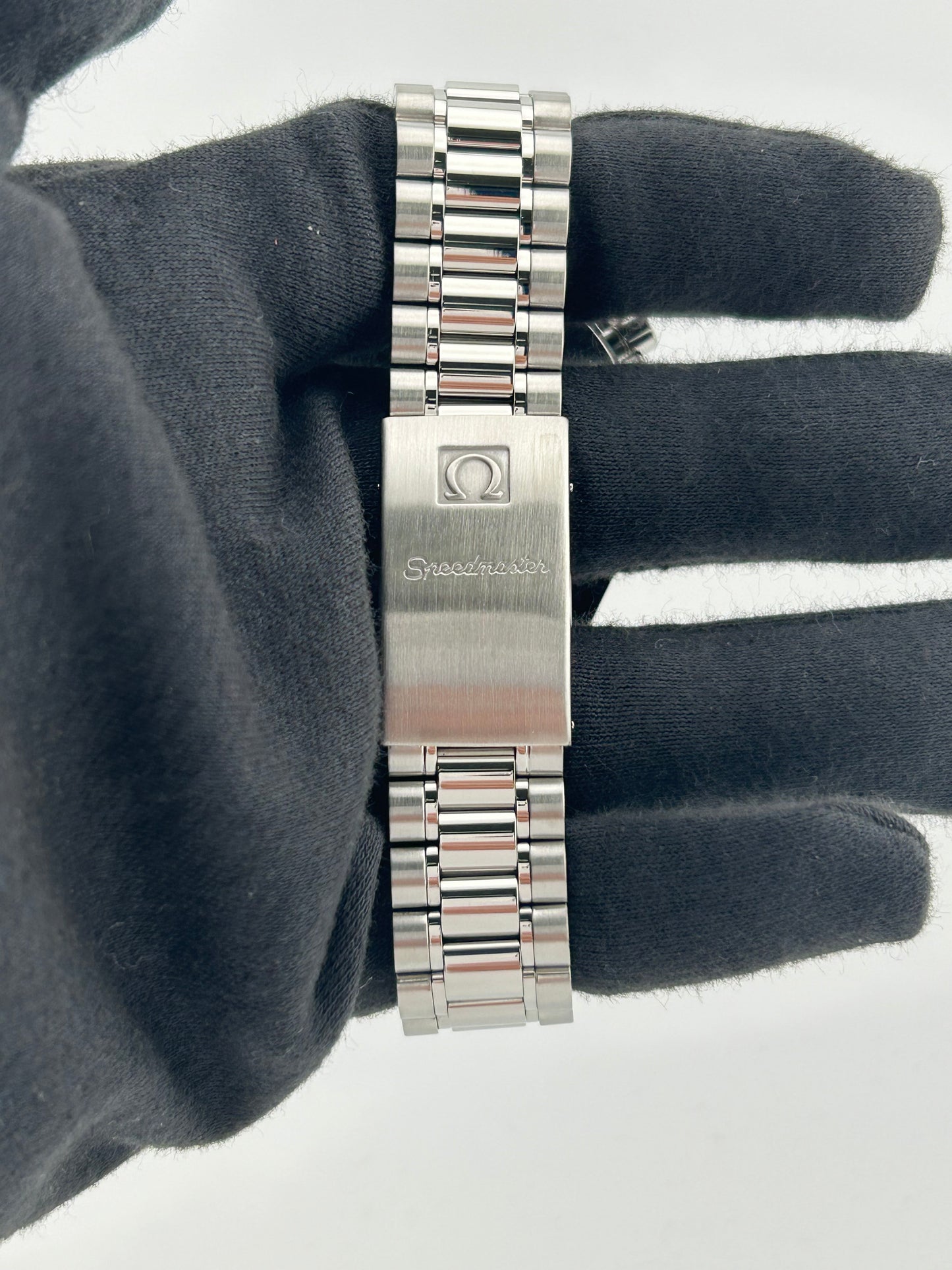 Omega Speedmaster Reduced Black Dial on Stainless Steel Ref. 3510.50 — view 4