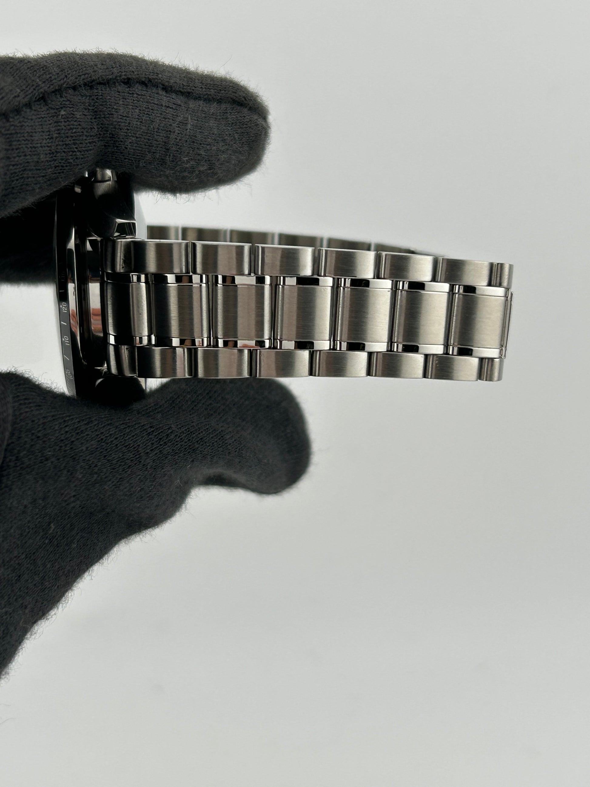 Omega Speedmaster Triple Calendar Black Dial on Stainless Steel Bracelet Ref. 3520.50.00 — view 5