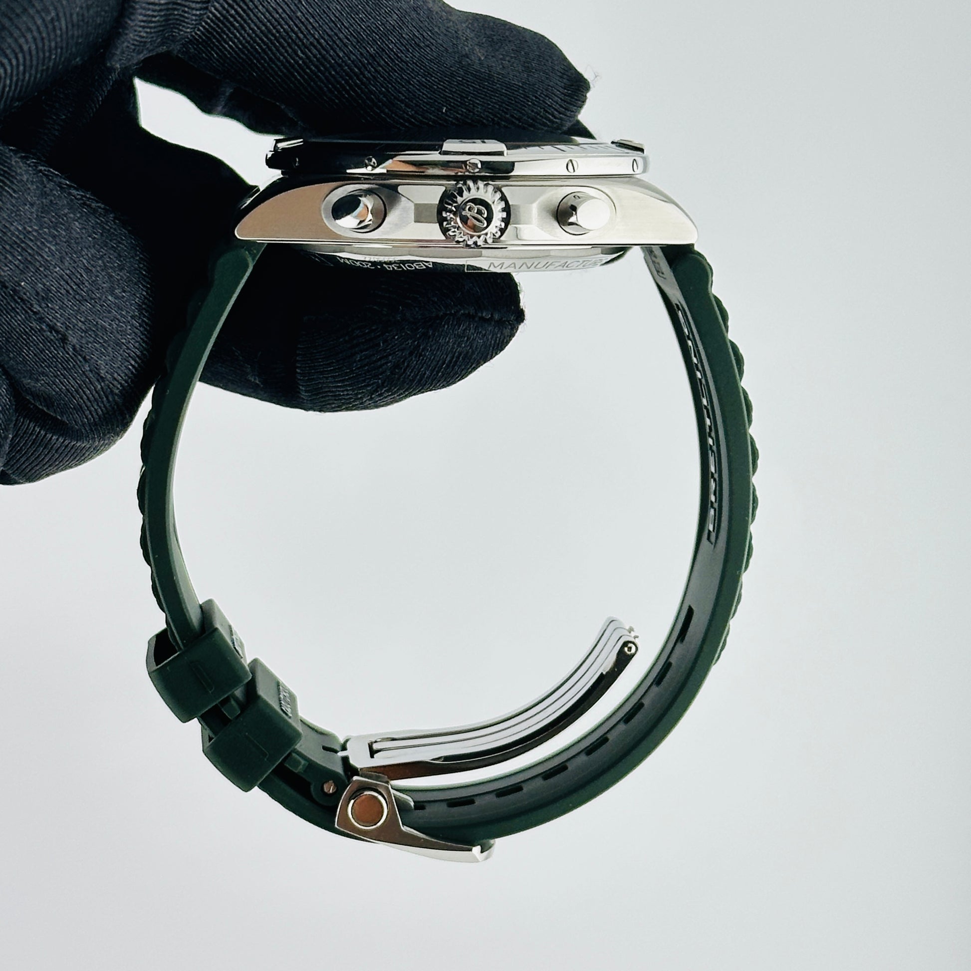 Breitling Chronomat B01 Green Dial on Rubber Strap Ref. AB0134101L2S1 Card Open Date — view 7