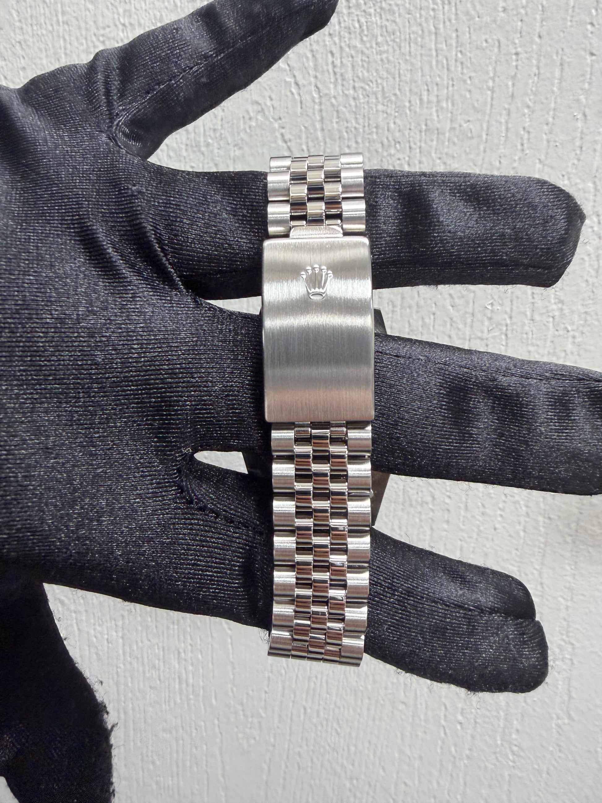 Rolex Datejust Silver Stick Dial on Jubilee Ref. 16220 1988 — view 3