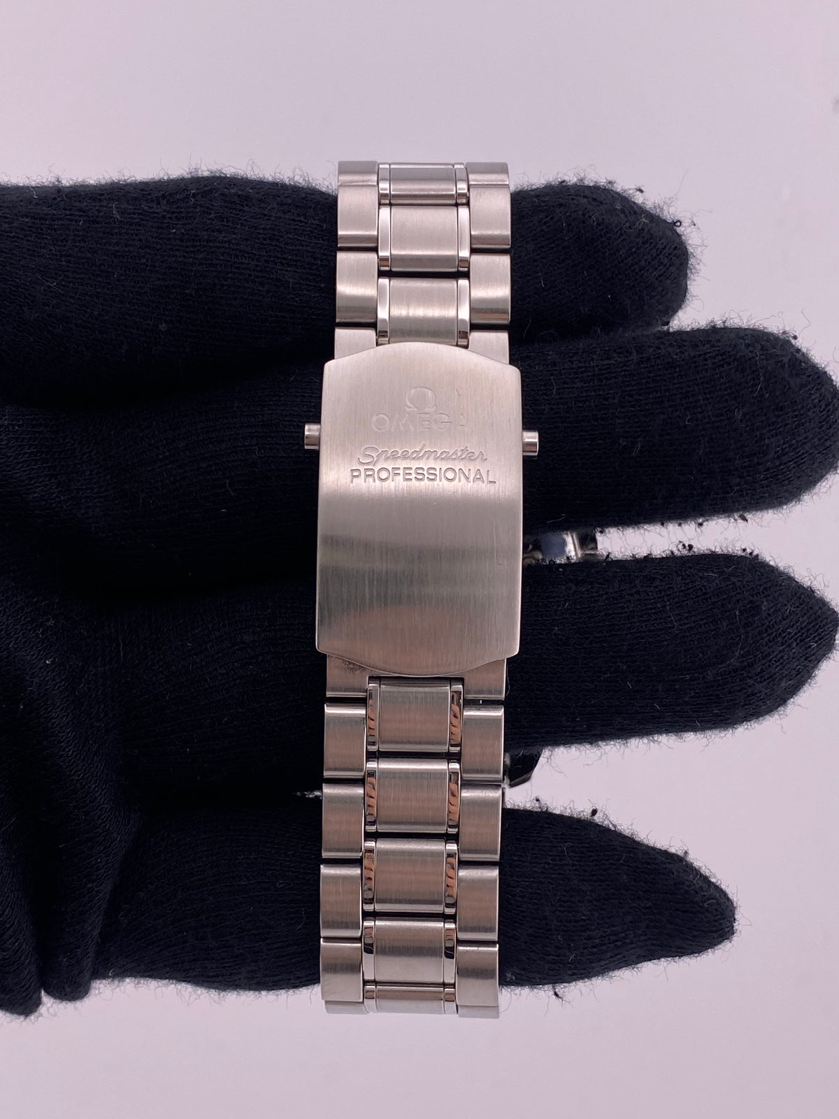 Omega Speedmaster Professional Moonwatch Black Stick Dial on Bracelet Ref. 3570.50.00 Complete 2003 — view 4