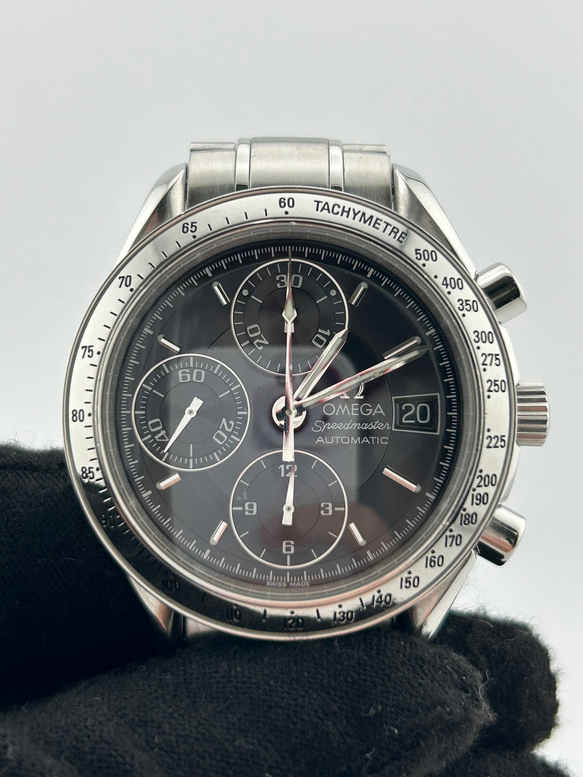 Omega Speedmaster Black Dial on Stainless Steel Bracelet Ref. 3513.50.00 — view 3