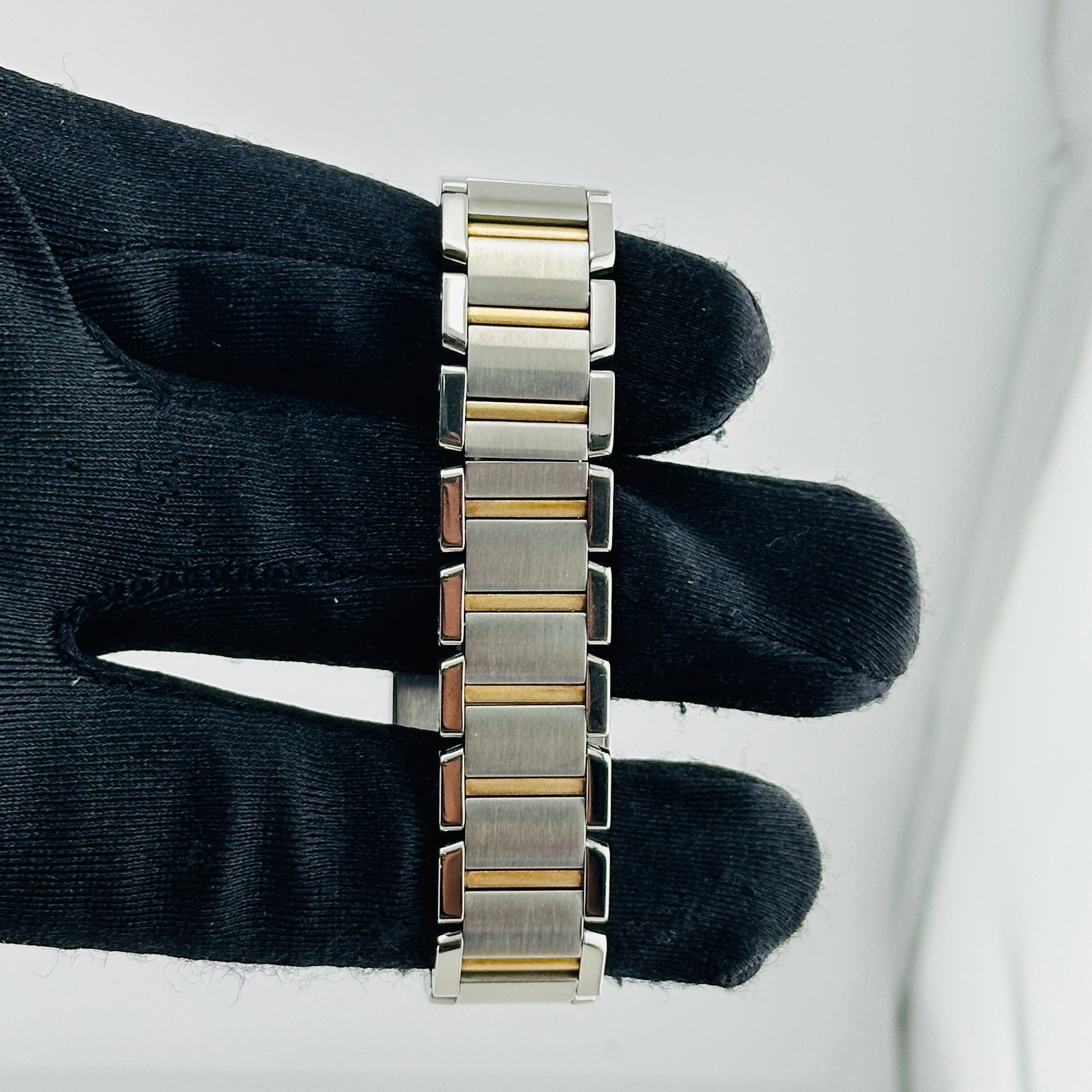 Cartier Tank Francaise White Roman Dial on 2 Tone Bracelet Ref. 2384/W51007Q4 — view 4