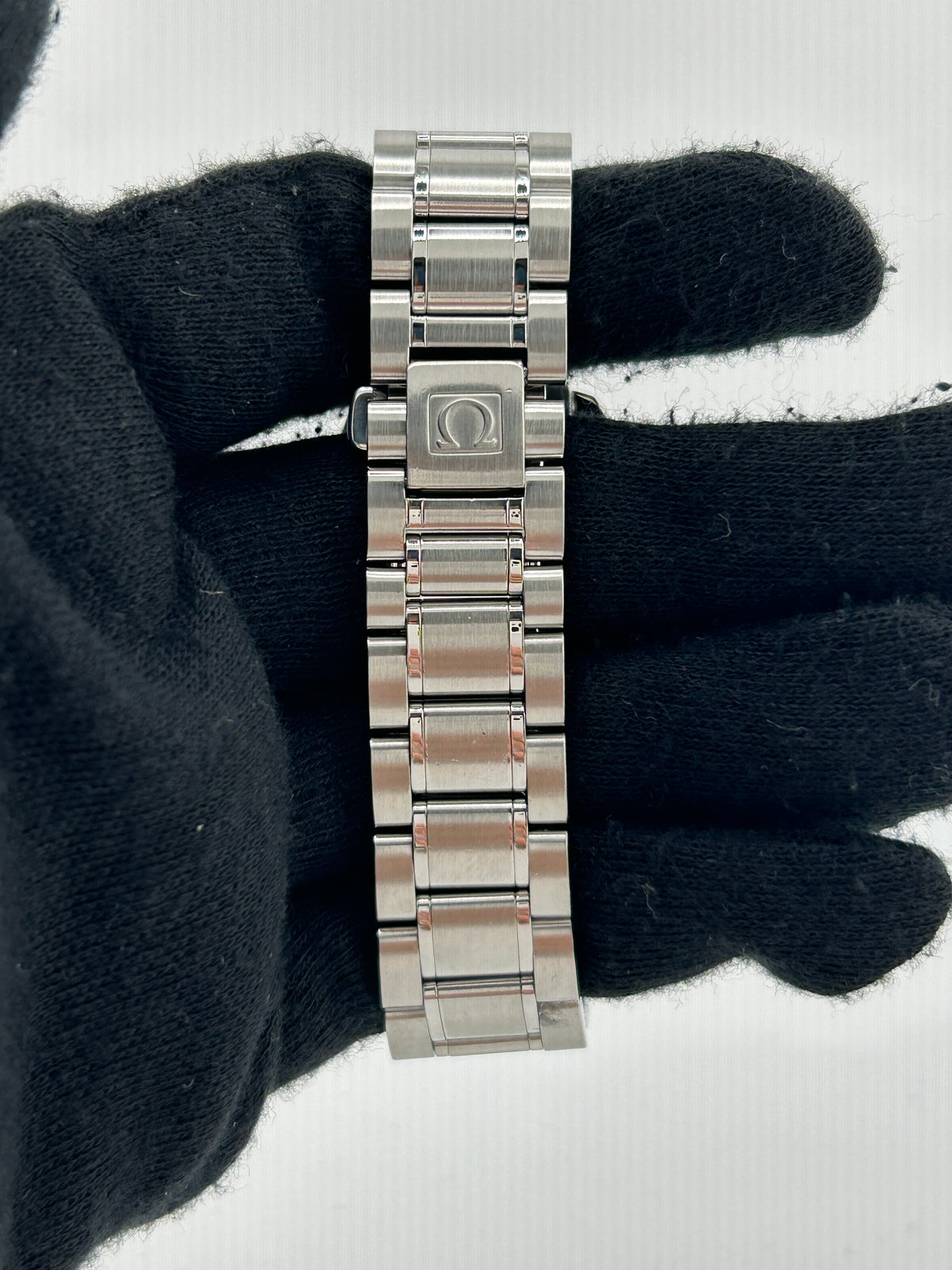 Omega Speedmaster Black Dial on Stainless Steel Bracelet Ref. 3513.50.00 — view 4