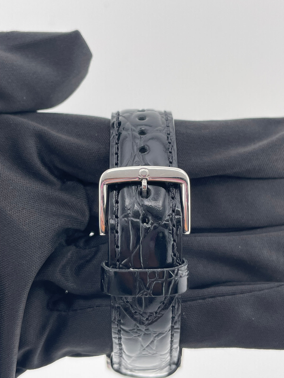 Omega DeVille Prestige Silver Dial Dial on Seiko Strap Ref. 4820.31 — view 4