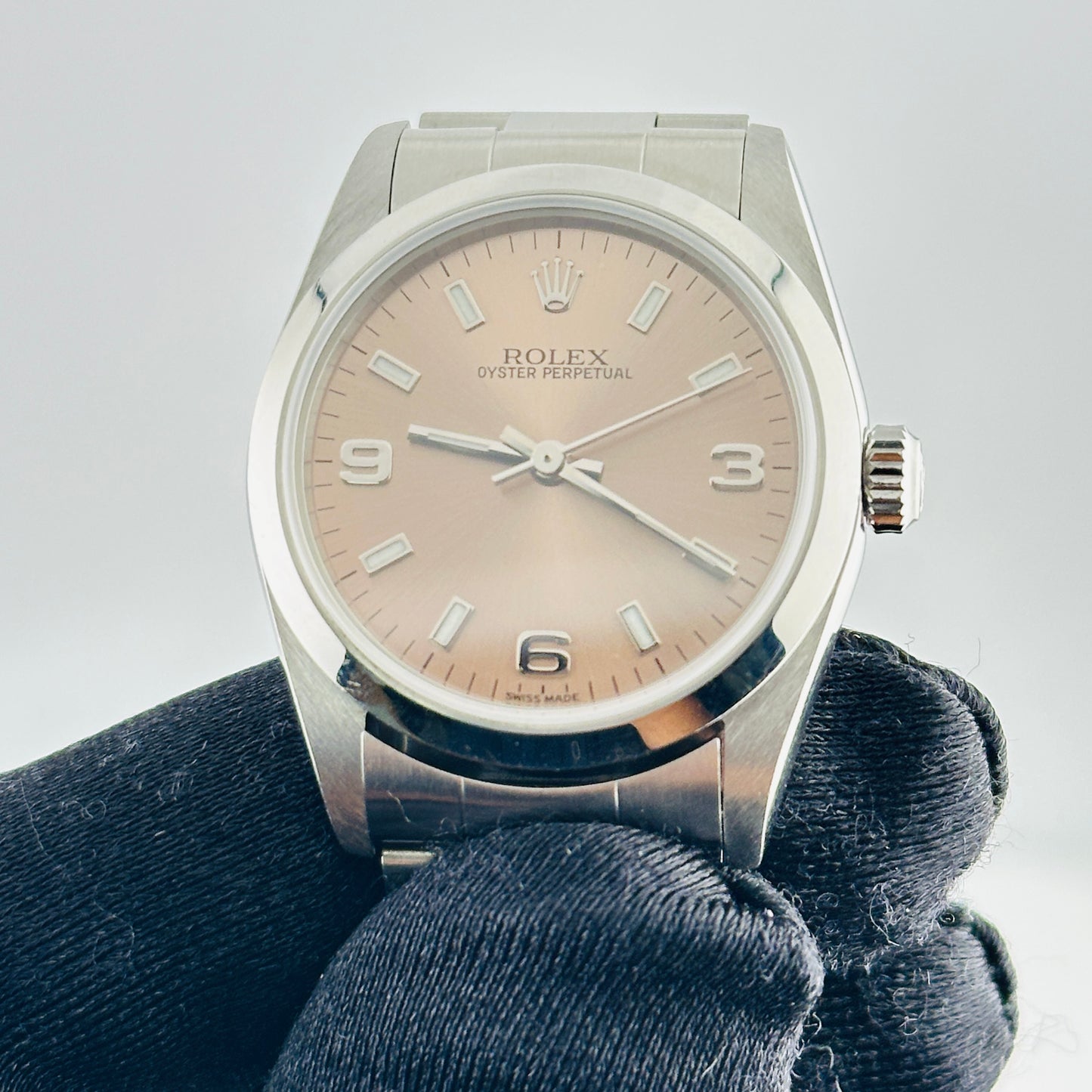 Rolex Oyster Perpetual Salmon / Arabic 3,6.9 Dial on Oyster Bracelet Ref. 77080 Papers 2002 — view 3
