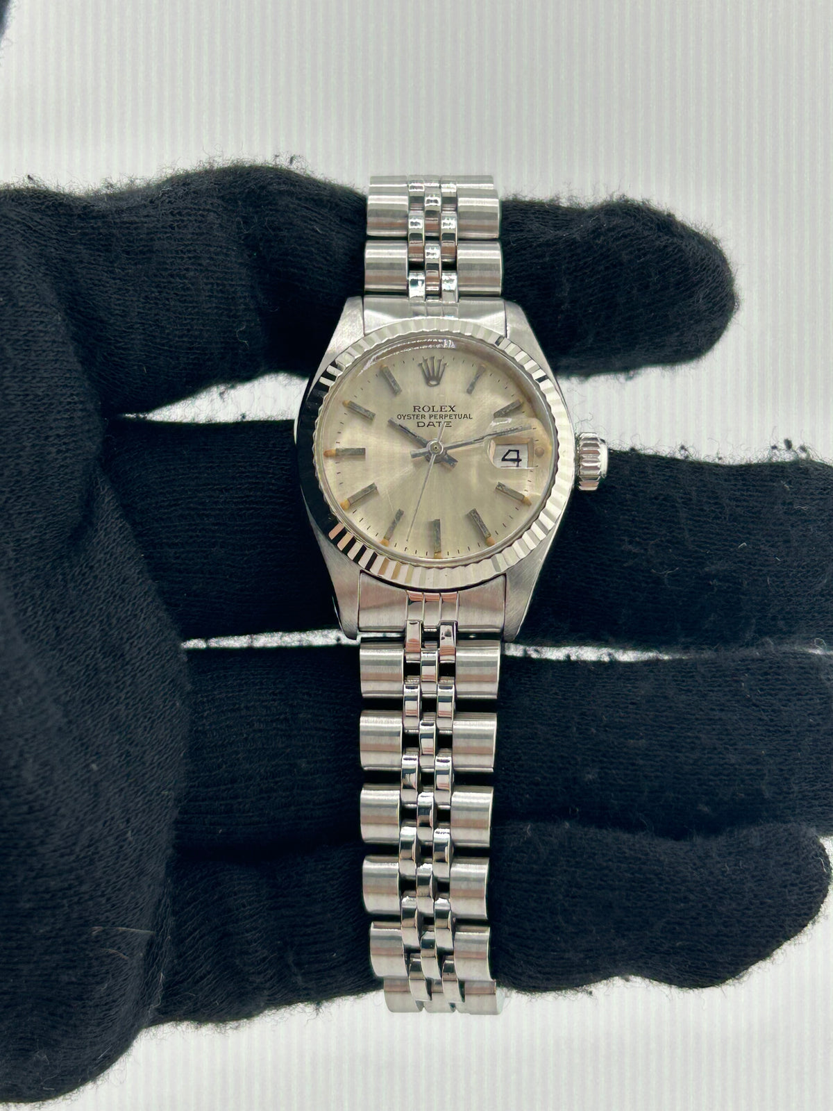 Rolex Date Lady Silver Index Dial on Stainless Steel Bracelet Ref. 6917 1978 — view 2