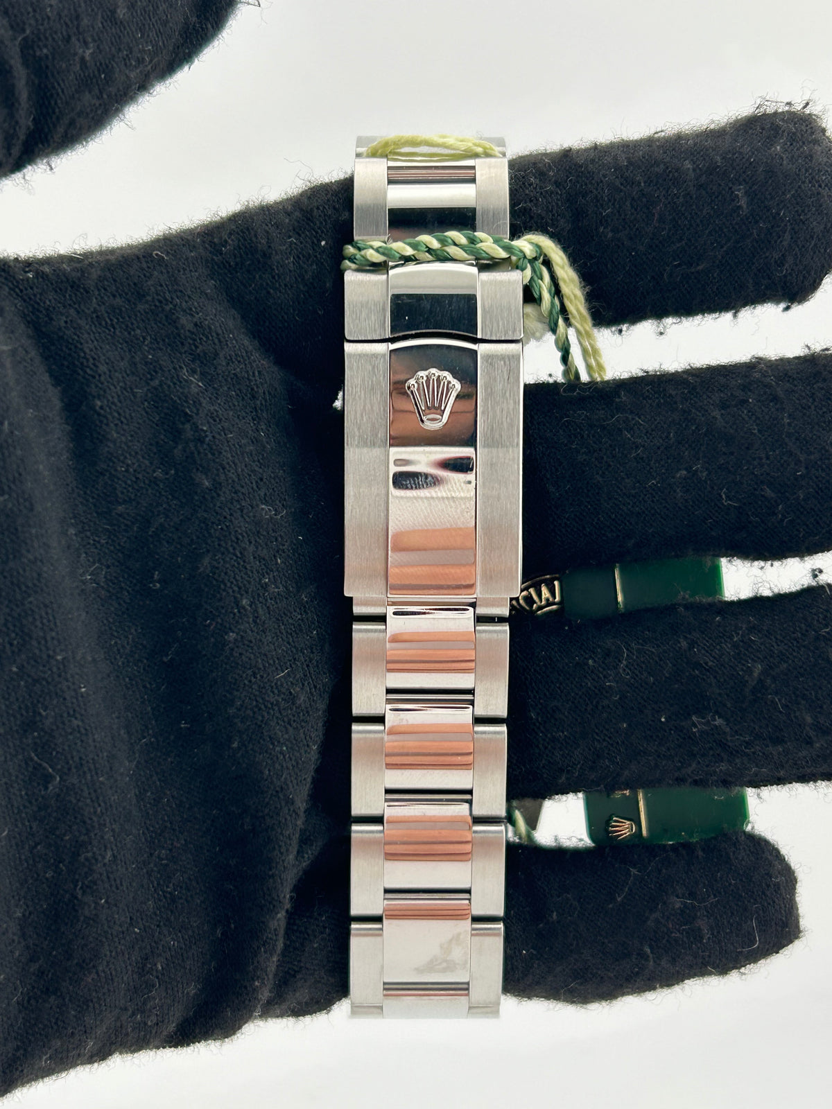 Rolex Milgauss Black Dial on Oyster Steel Bracelet Ref. 116400GV Card 2012 — view 4