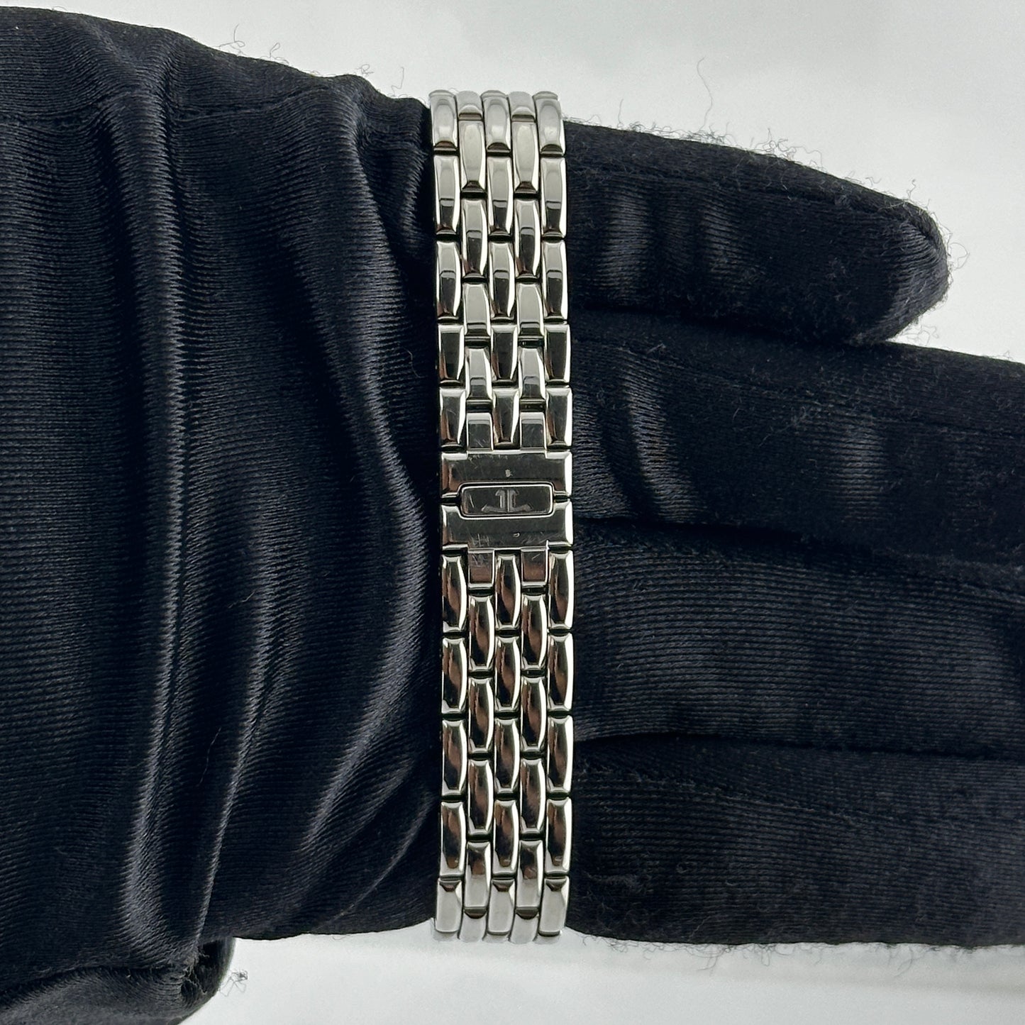 Jaeger Le Coultre Reverso B/M White Arabic Dial on 5 Row Links Ref. 201.8.47 Manuals Only Open Date — view 4