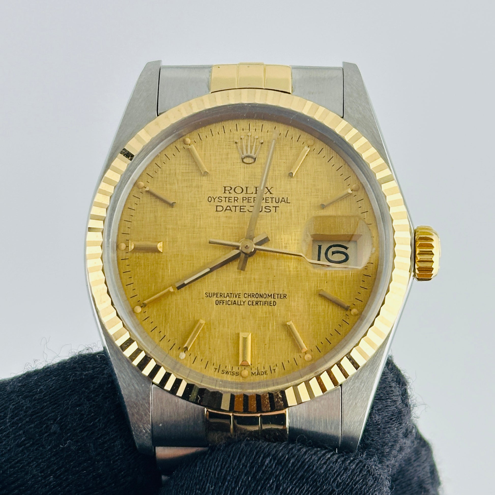 Rolex Datejust Champagne Linen Stick Dial on D Link Jubilee Bracelet Ref. 16013 Papers 1986 — view 3