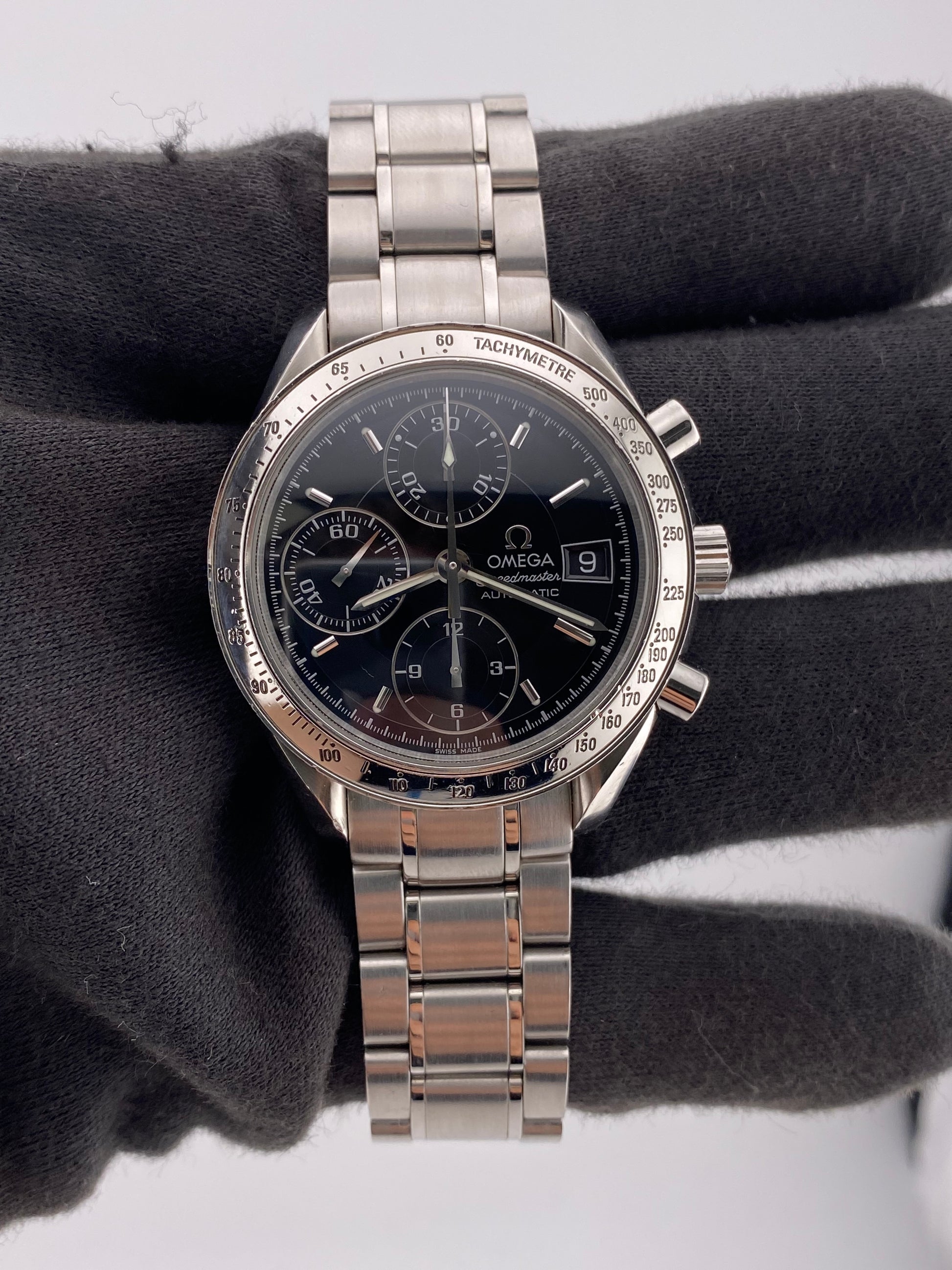 Omega Speedmaster Black Dial on Bracelet Ref. 3513.50.00 — view 2