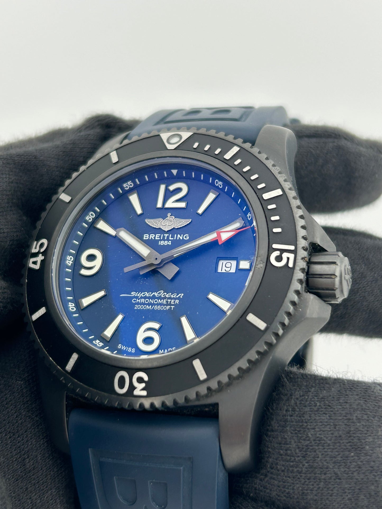 Breitling Superocean Automatic Blue Dial on Rubber Band Ref. M17368/M17368D71C1S1 Complete — view 3