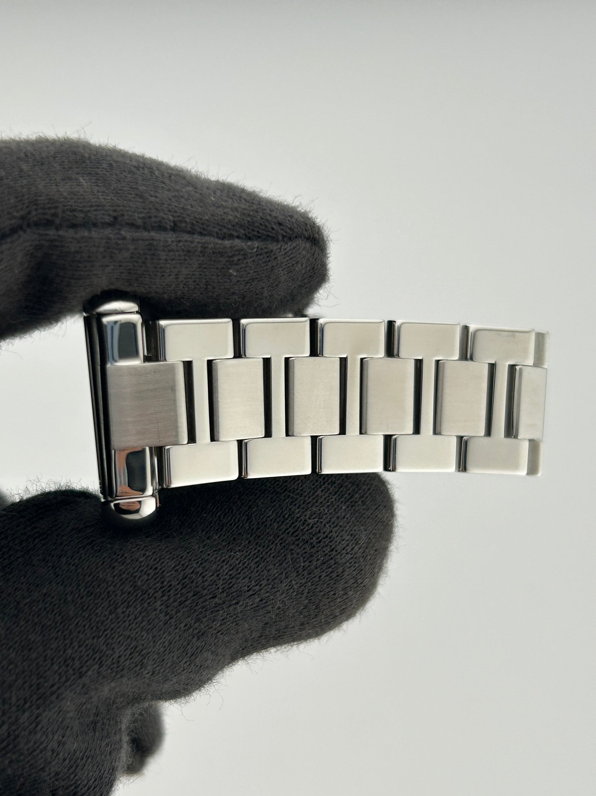 Cartier Tank Solo Silver Roman Dial on Stainless Steel Ref. W5200013 Card 2020 — view 5