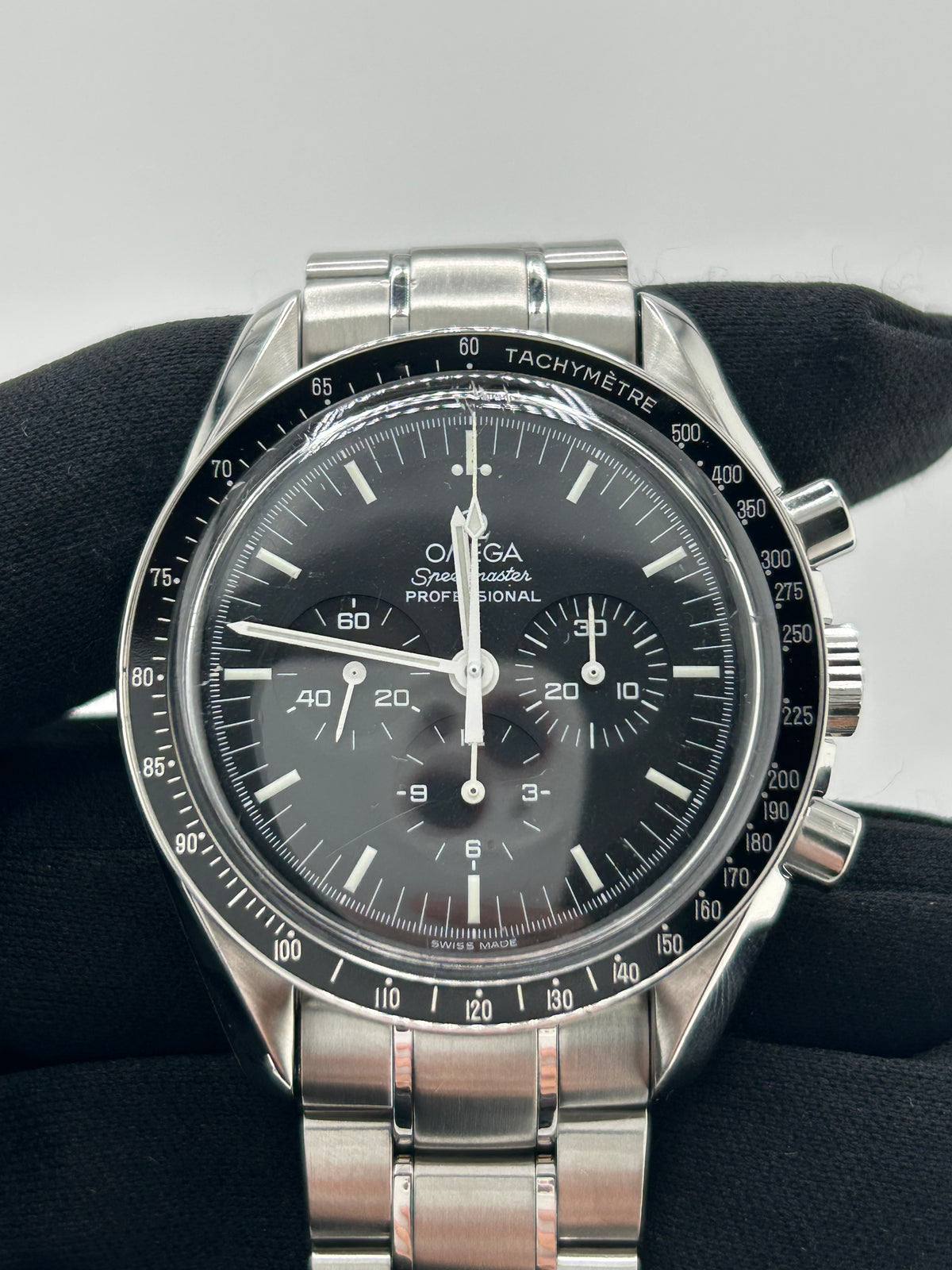 Omega Speedmaster Moonwatch Black Dial on Steel Ref. 3590.50.00 — view 3