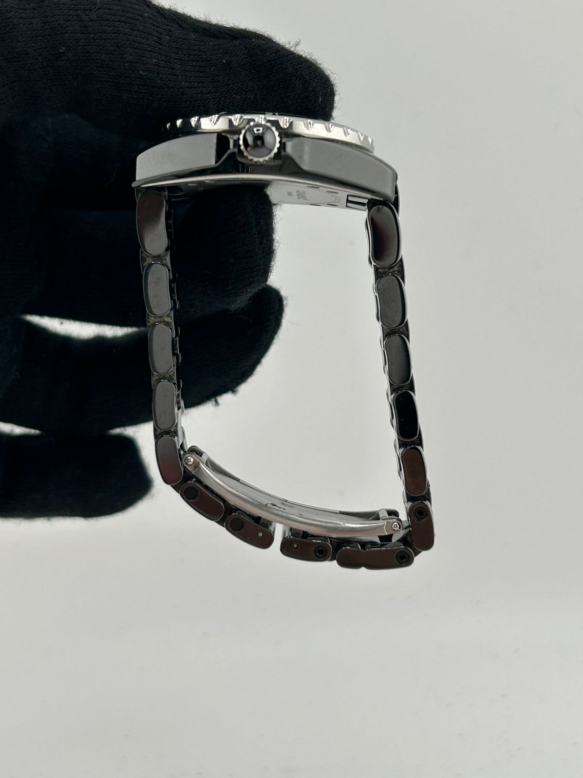 Chanel J12 Black With Factory Diamonds Dial on Bracelet Ref. H1625 Complete 2005 — view 5