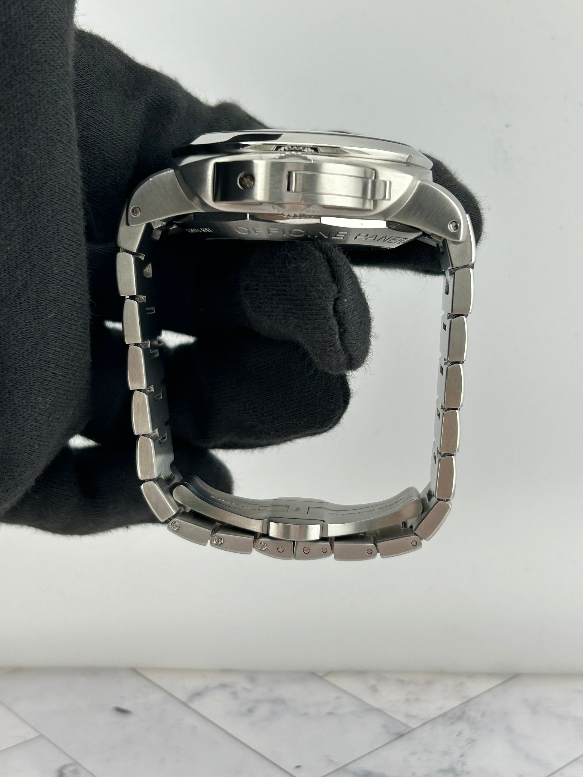 Panerai Panerai Luminor Marina Black Dial on Stainless Steel Bracelet Ref. PAM00328 — view 6