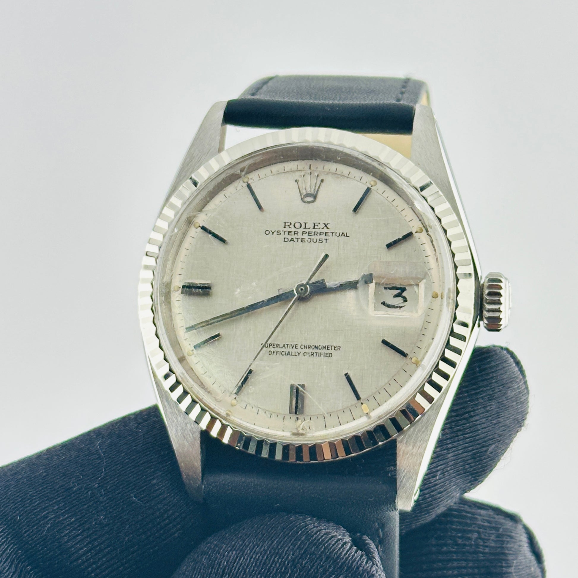 Rolex Datejust Silver Linen Stick Dial on Generic Leather Band Ref. 1601 1970 — view 2