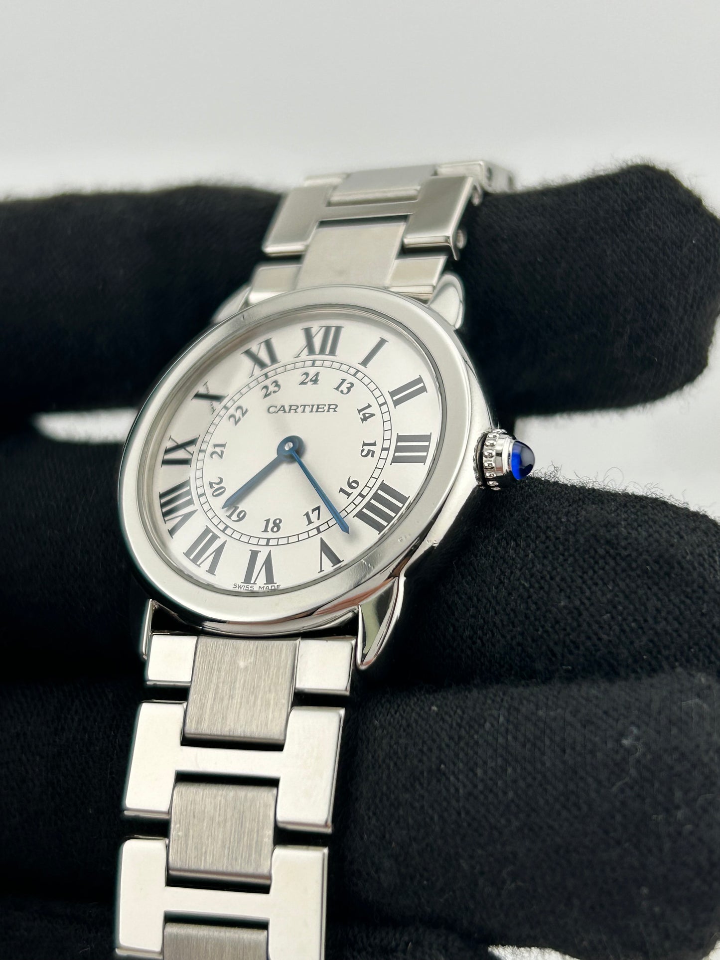 Cartier Ronde Solo Silver Dial on Stainless Steel Bracelet Ref. W6701004 Papers 2013 — view 3