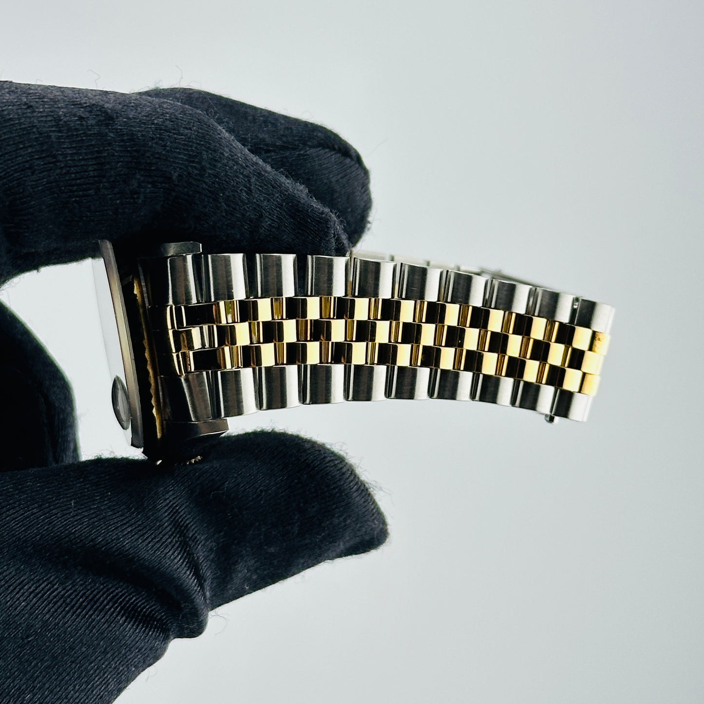 Rolex Datejust Silver Roman Dial on D Link Jubilee Bracelet Ref. 16233 1996 — view 5