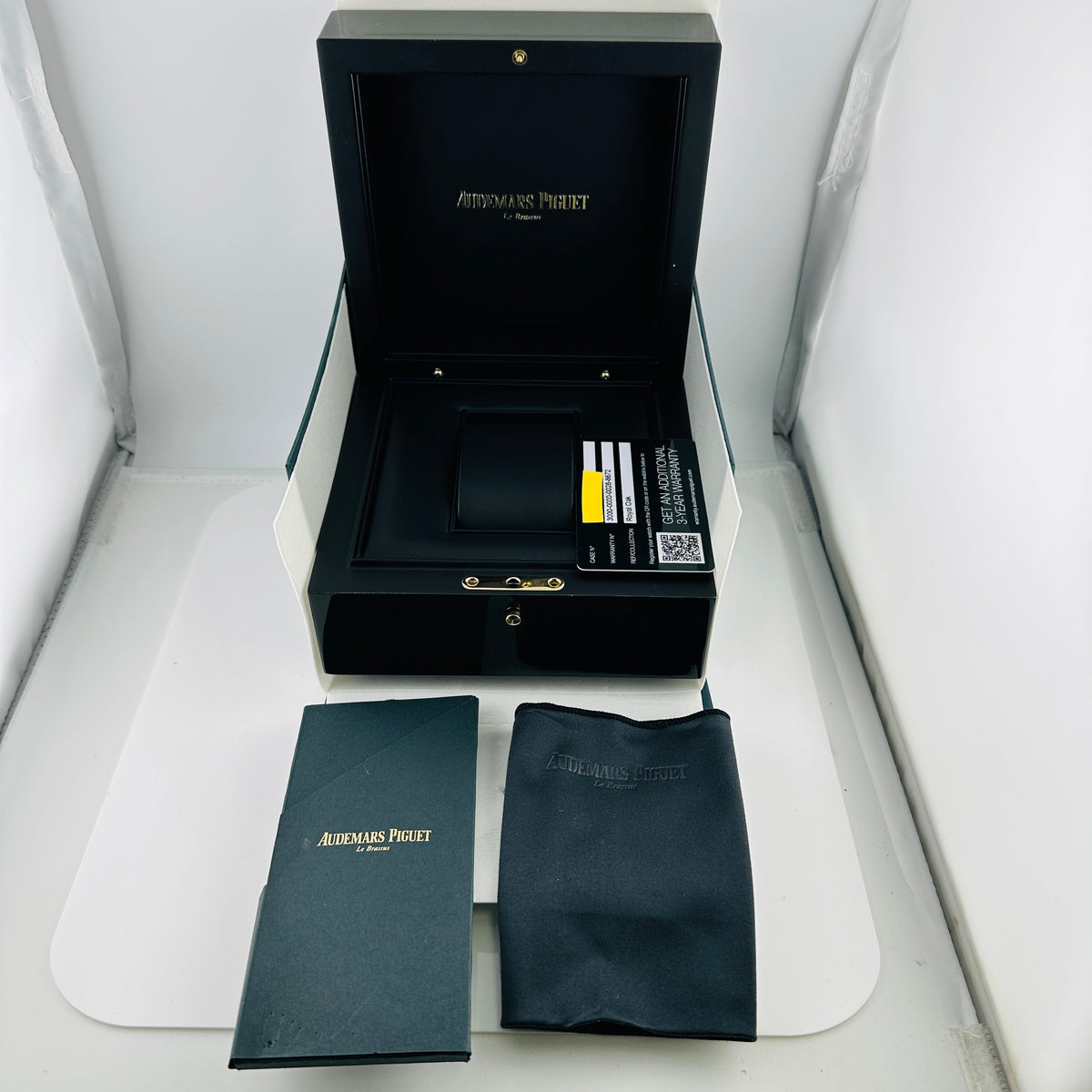Audemars Piguet Royal Oak Selfwinding Silver Dial on Stainless Steel Bracelet Ref. 15550ST.OO.1356ST.01 Complete 2024 — view 8