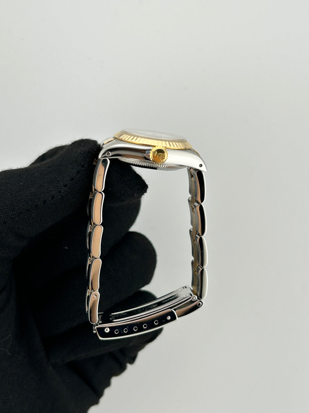 Rolex Oyster Perpetual 25mm Champagne Stick Dial on Oyster Ref. 67193 — view 4