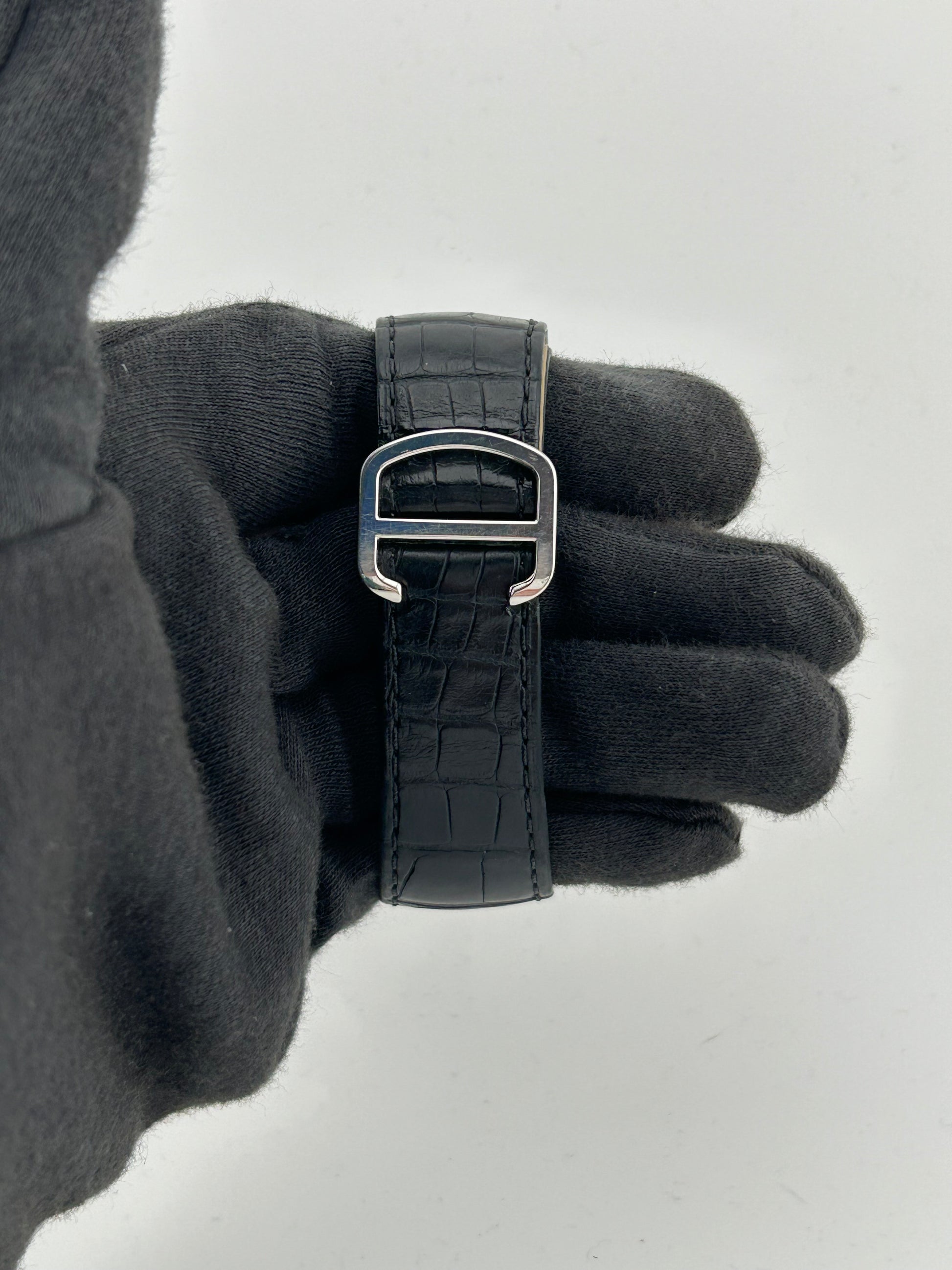 Cartier Ronde Solo Silver Roman Numerals Dial on Black Leather Band Ref. WSRN0022 — view 3
