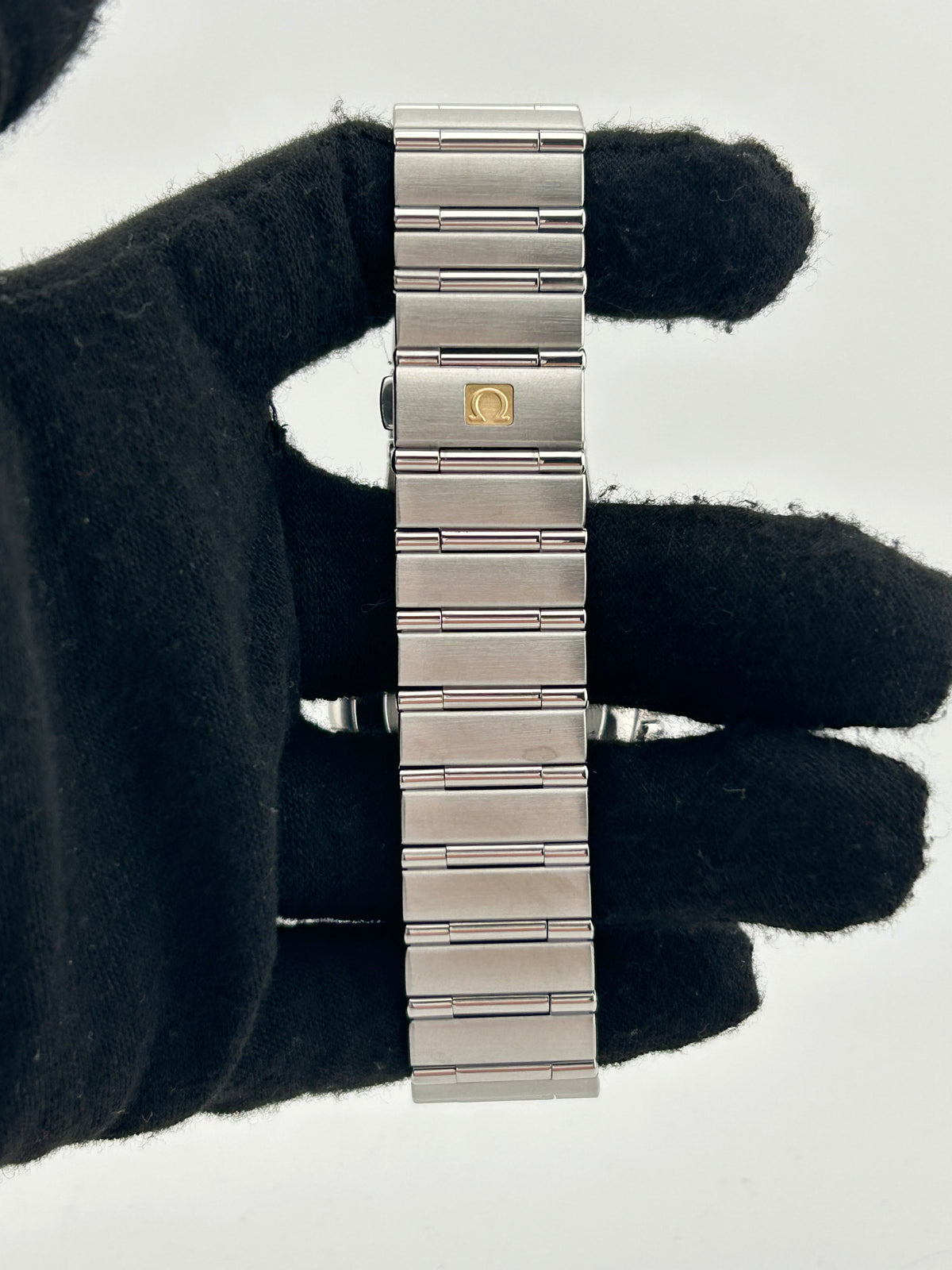 Omega Constellation Black Dial on Stainless Steel Bracelet Ref. 1502.40 — view 4
