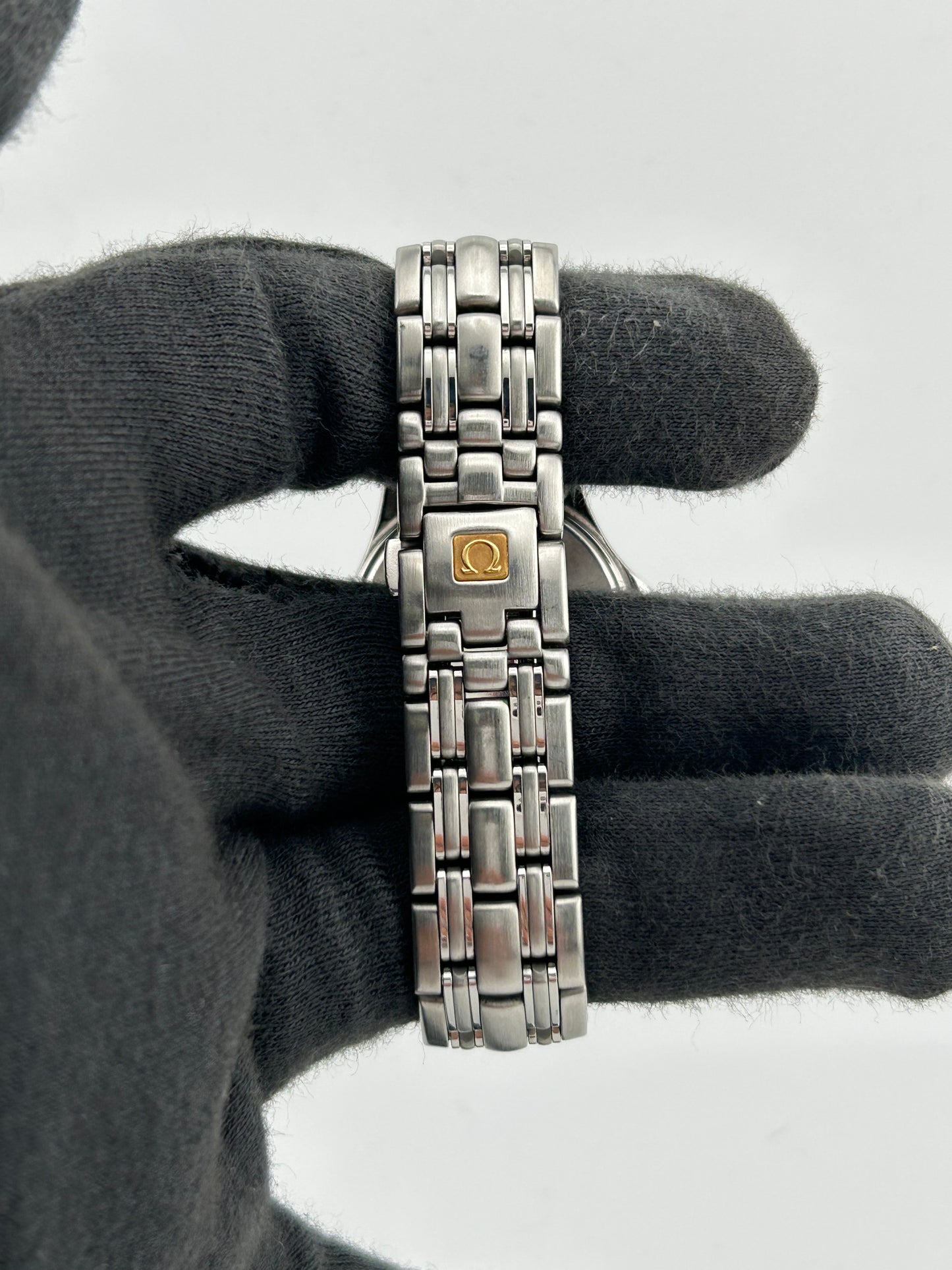 Omega Seamaster 120m Dark Gray Dial on Stainless Steel Bracelet Ref. 2571.41 Card 1993 — view 4