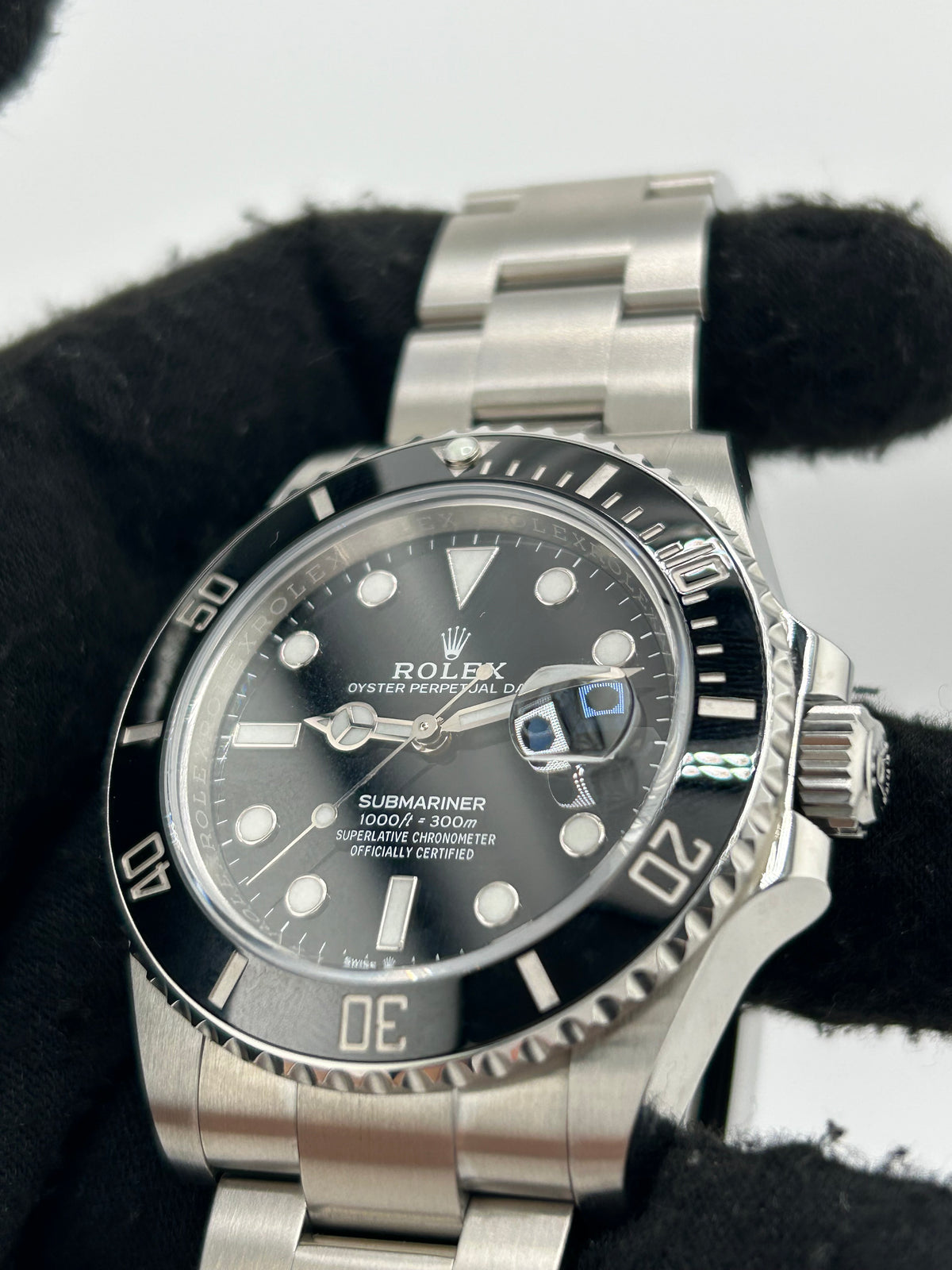 Rolex Submariner Black Dial on Oyster Bracelet Ref. 126610LN Card 2021 — view 3