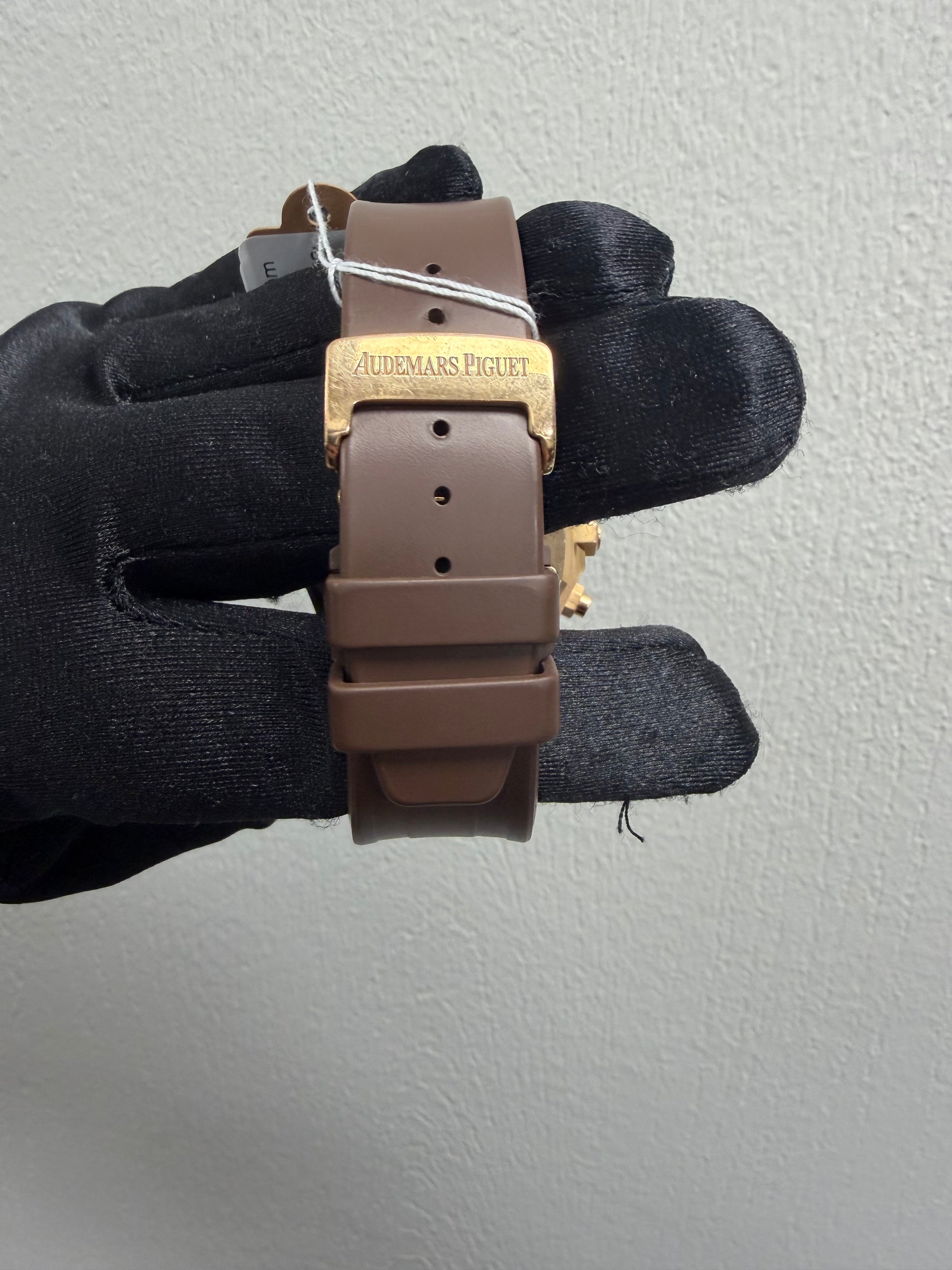 Audemars Piguet Royal Oak Silver Dial on Leather Strap Ref. 26022OR.OO.D098CR.01 — view 3