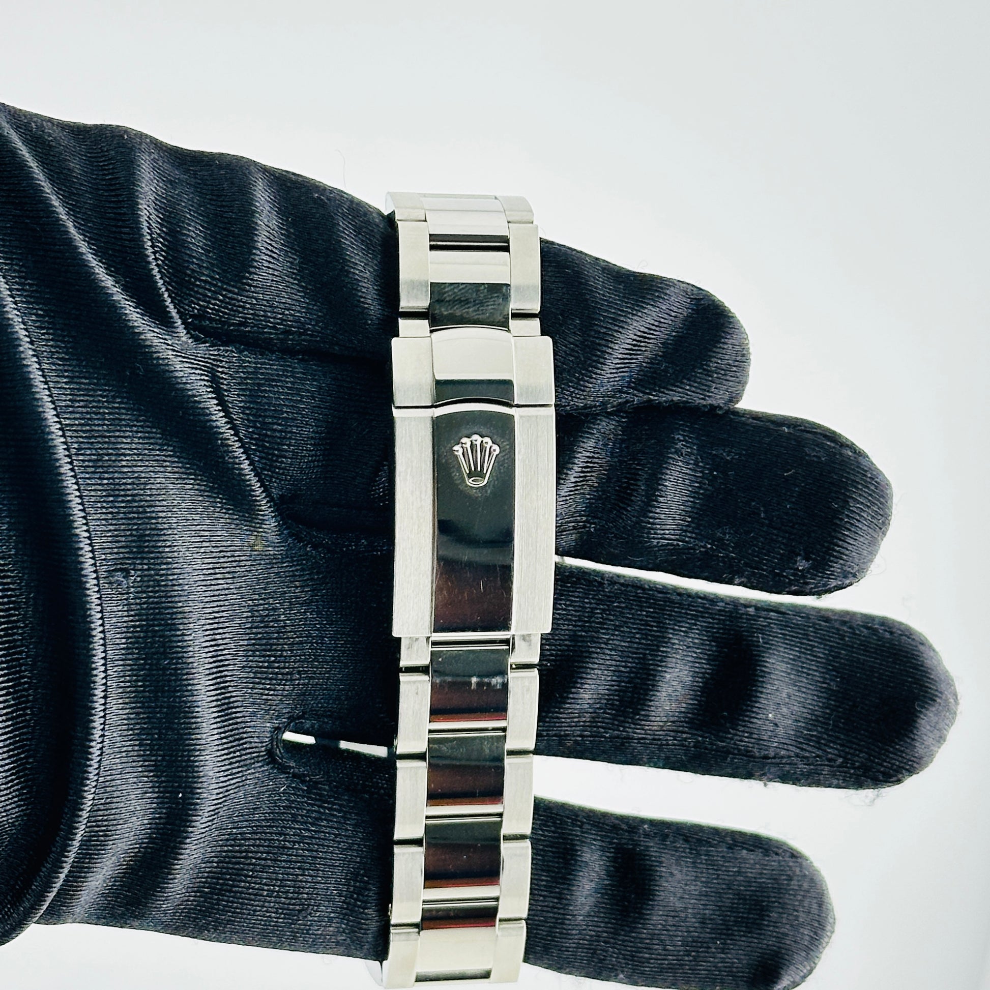 Rolex Datejust Blue Jubilee Diamond Factory Dial on Oyster Bracelet Ref. 126234 Card 2020 — view 4