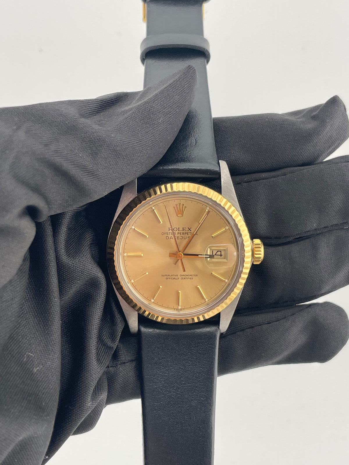 Rolex Datejust 36 Champagne Stick Dial on Generic Black Leather Band Ref. 16013 1987 — view 2