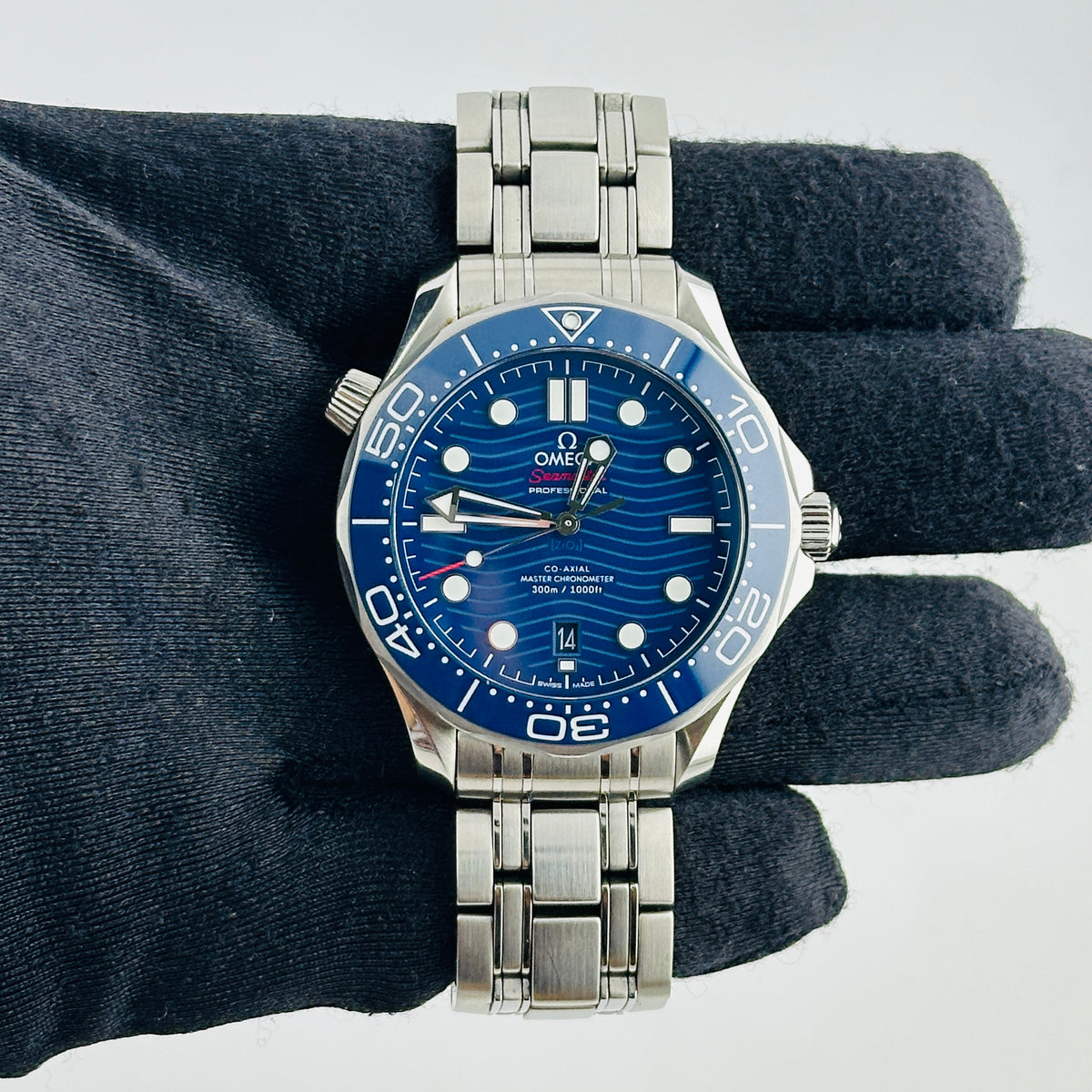 Omega Seamaster Diver 300M Co-Axial Master Chronometer Blue Dial on Stainless Steel Bracelet Ref. 210.30.42.20.03.001 Complete 2024 — view 2