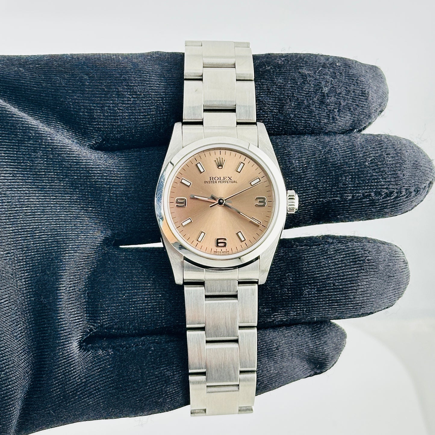Rolex Oyster Perpetual Salmon / Arabic 3,6.9 Dial on Oyster Bracelet Ref. 77080 Papers 2002 — view 2