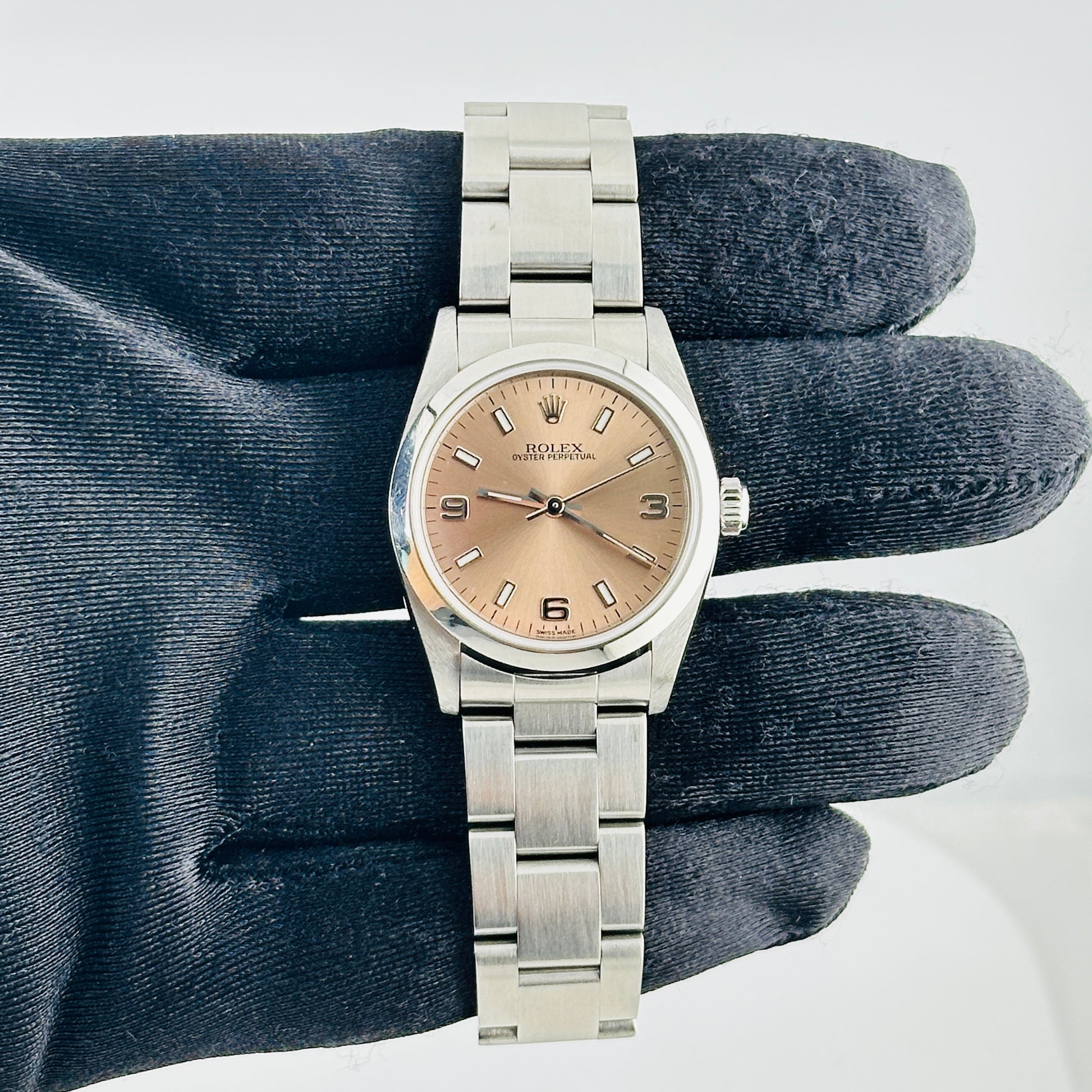 Rolex Oyster Perpetual Salmon / Arabic 3,6.9 Dial on Oyster Bracelet Ref. 77080 Papers 2002 — view 2