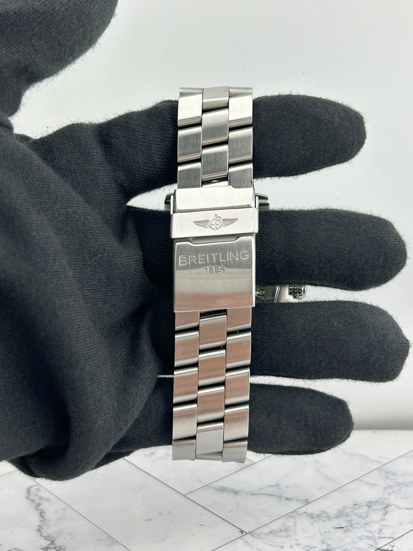 Breitling Avenger Automatic Black Dial on Stainless Steel Bracelet Ref. A1733010/BA05 Card 2013 — view 3