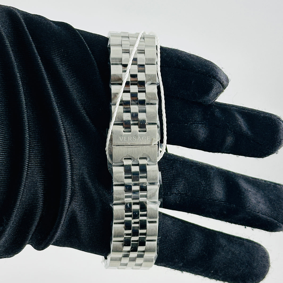 Versace Hellenyium Black Dial on Stainless Steel Bracelet Ref. VEVK00420 Complete Open Date — view 4