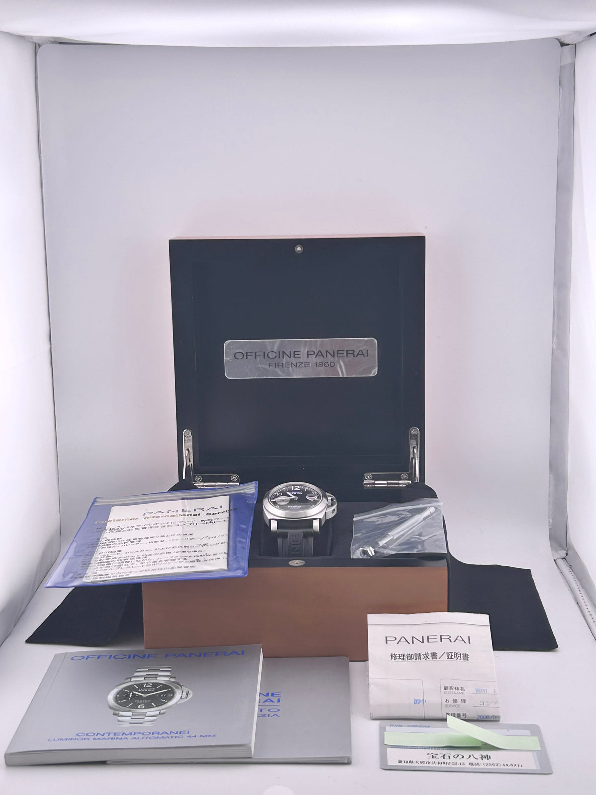 Panerai Luminor Marina Grey Dial on Rubber Strap Ref. PAM00086 Complete 2001 — view 7