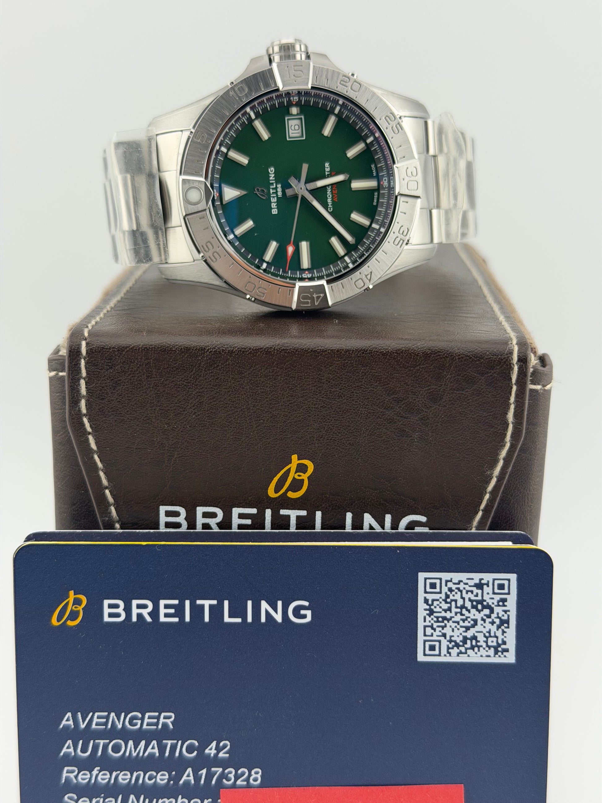 Breitling Avenger Automatic Green Dial on Stainless Steel Bracelet Ref. A17328101L1A1 Card 2026 — view 6