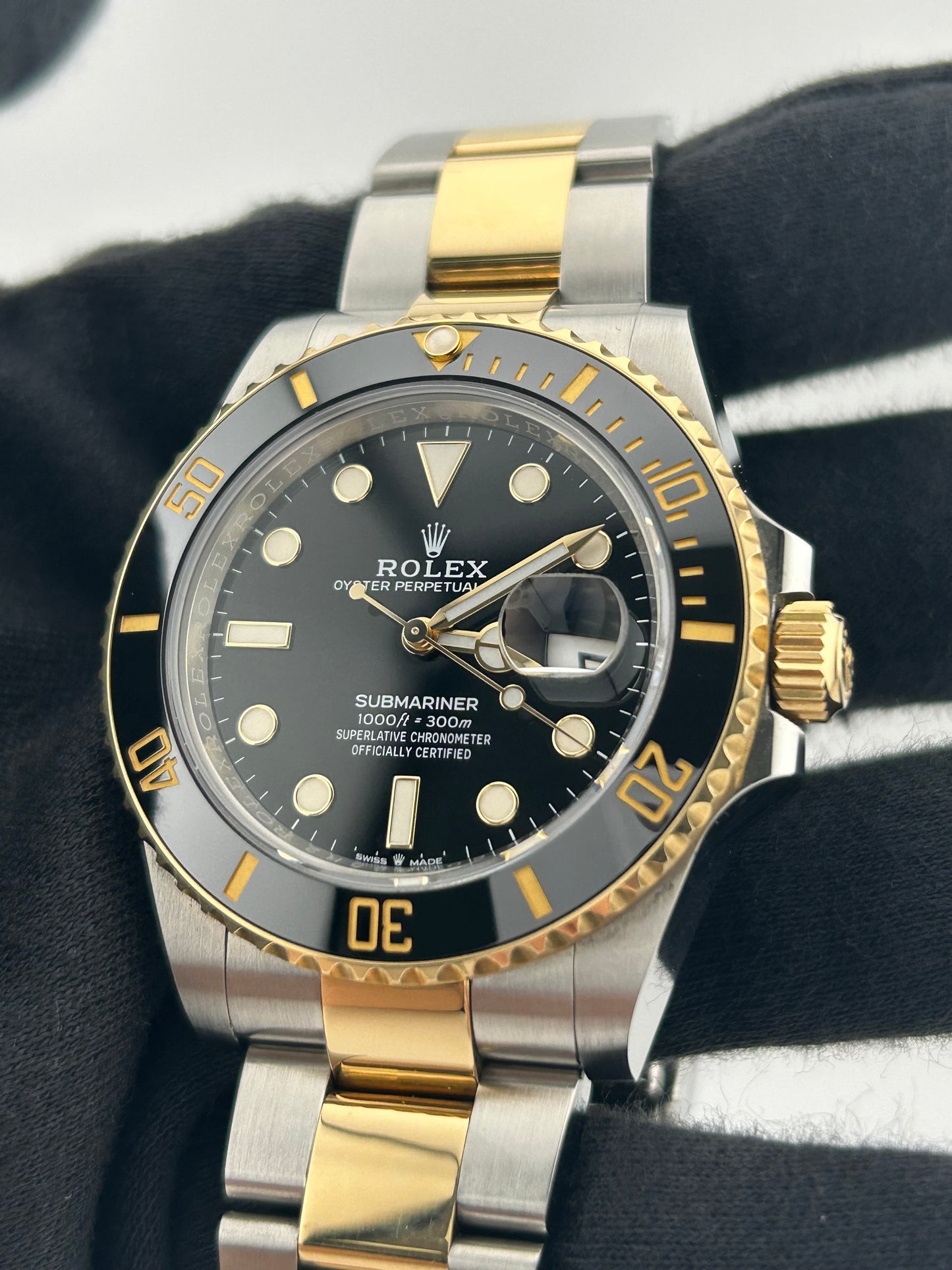 Rolex Submariner Black Dial on Oyster Ref. 126613LN Card 2021 — view 3