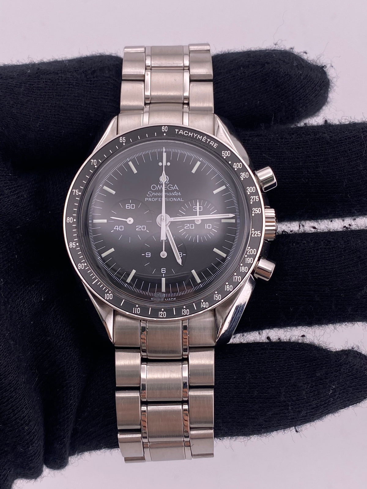 Omega Speedmaster Professional Moonwatch Black Stick Dial on Bracelet Ref. 3570.50.00 Complete 2003 — view 2