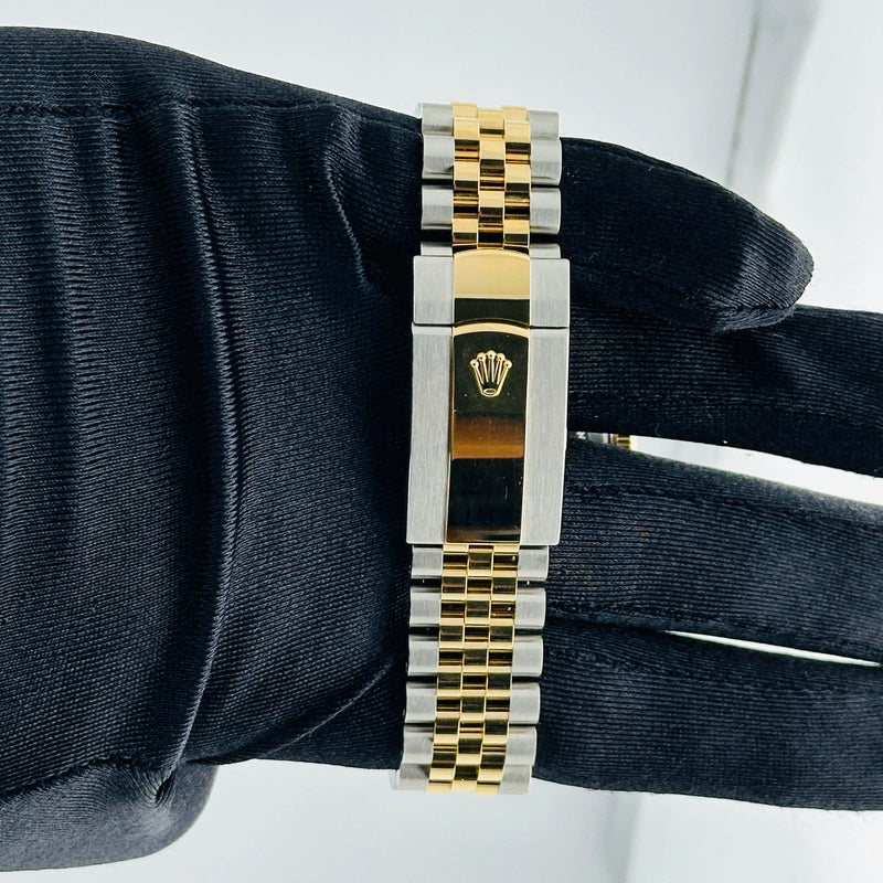Rolex SkyDweller White Index Dial on D Link Jubilee Ref 336933 with New Style Card Green 2023