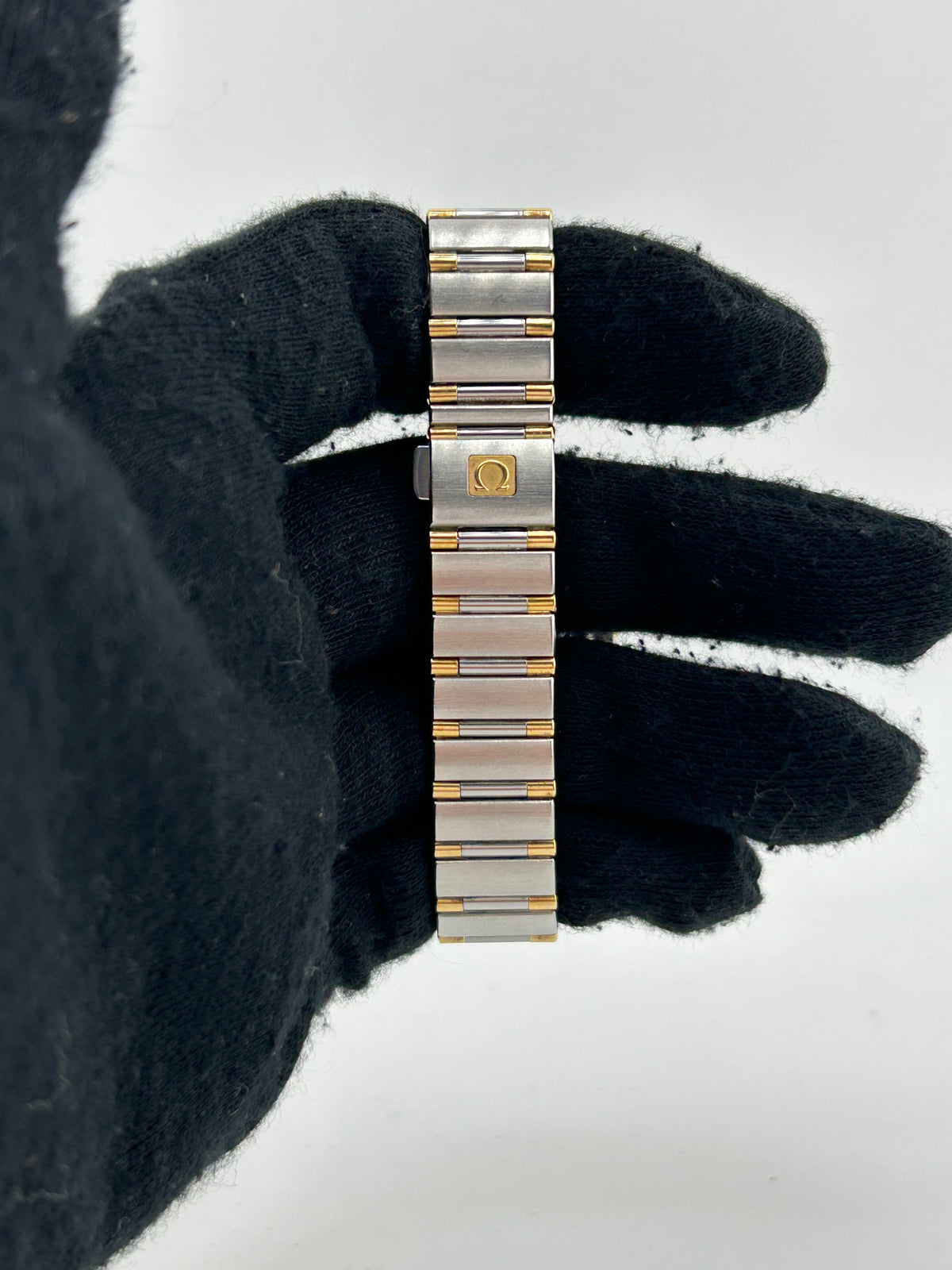 Omega Constellation Mini Yellow Dial on 2 Tone Bracelet Ref. 1362.10 — view 4