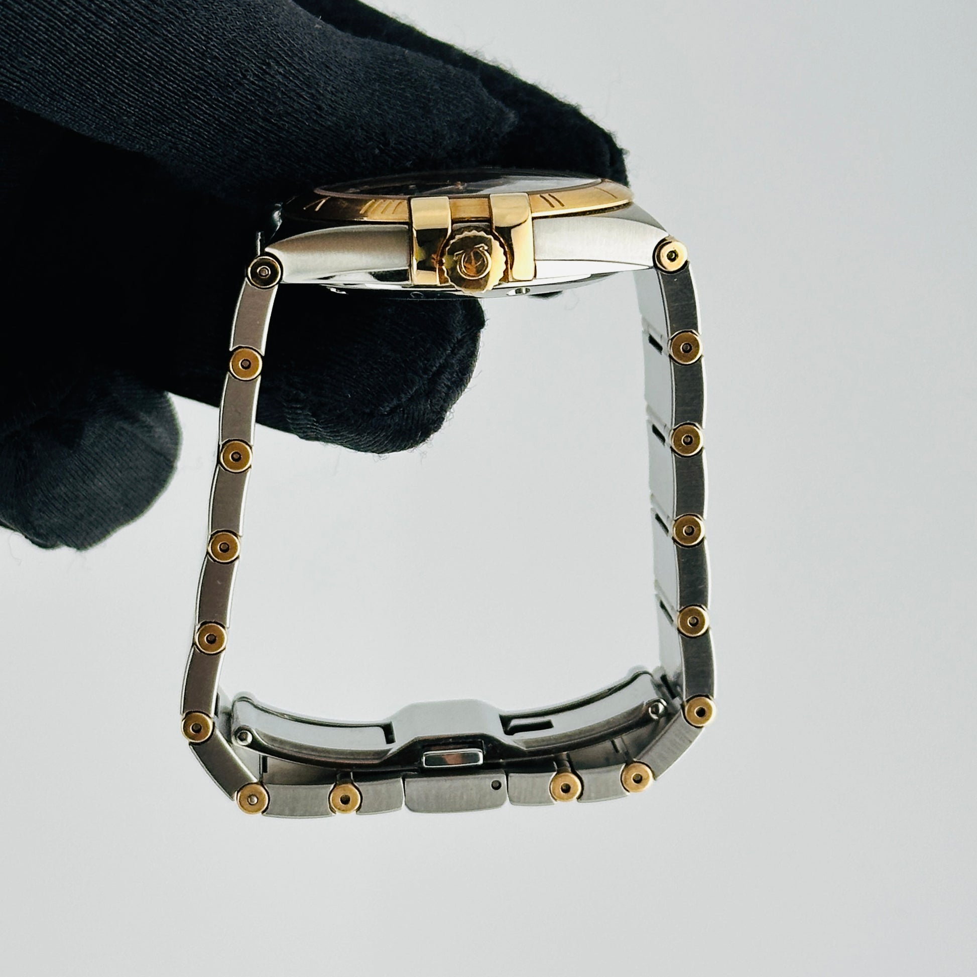 Omega Constellation Black Dial Ref. 123.20.35.20.01.001 — view 4