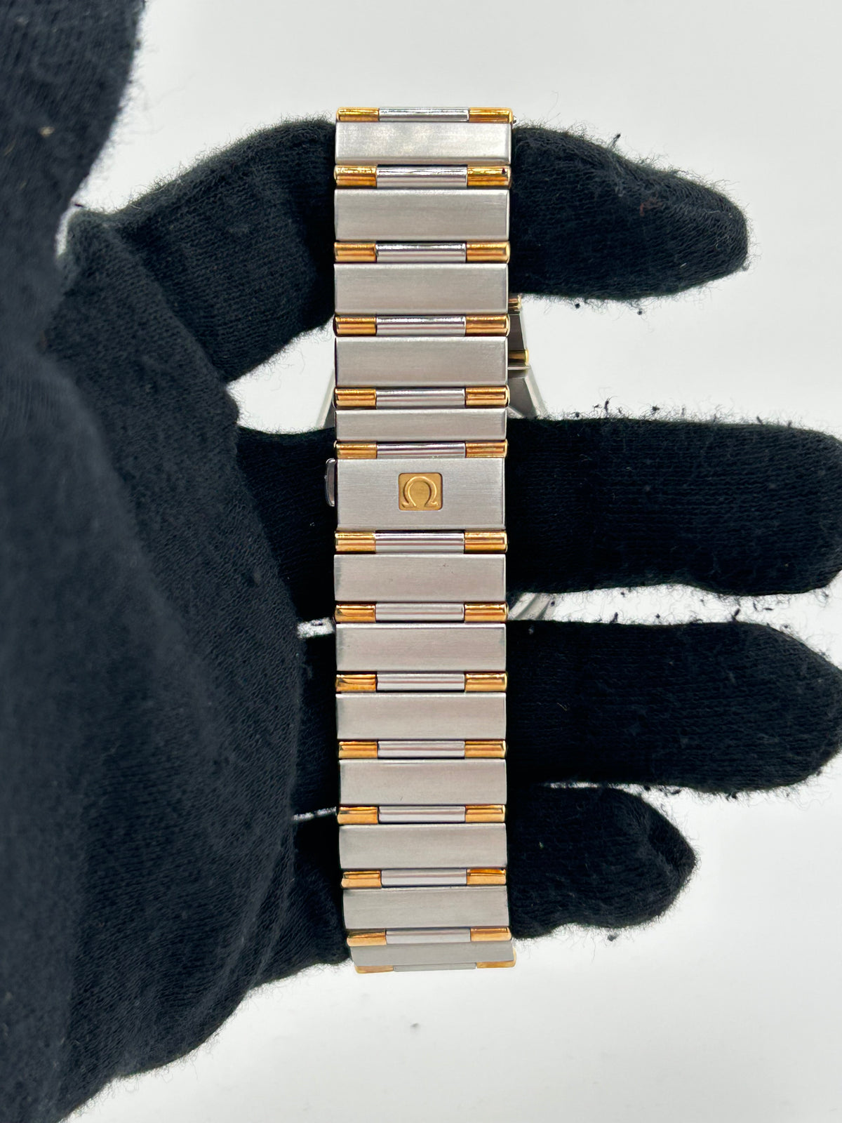 Omega Constellation Diamond Dial on 2 Tone Bracelet Ref. 1302.15 — view 4