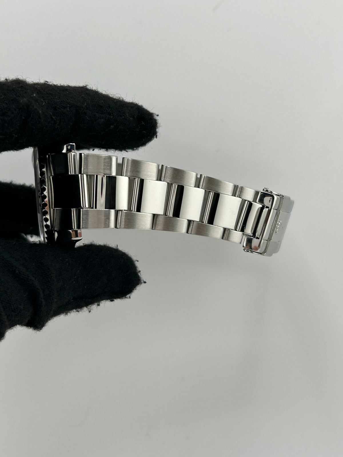 Rolex Yacht Master Platinum Dial on Oyster Steel Bracelet Ref. 16622 Papers 2006 — view 5