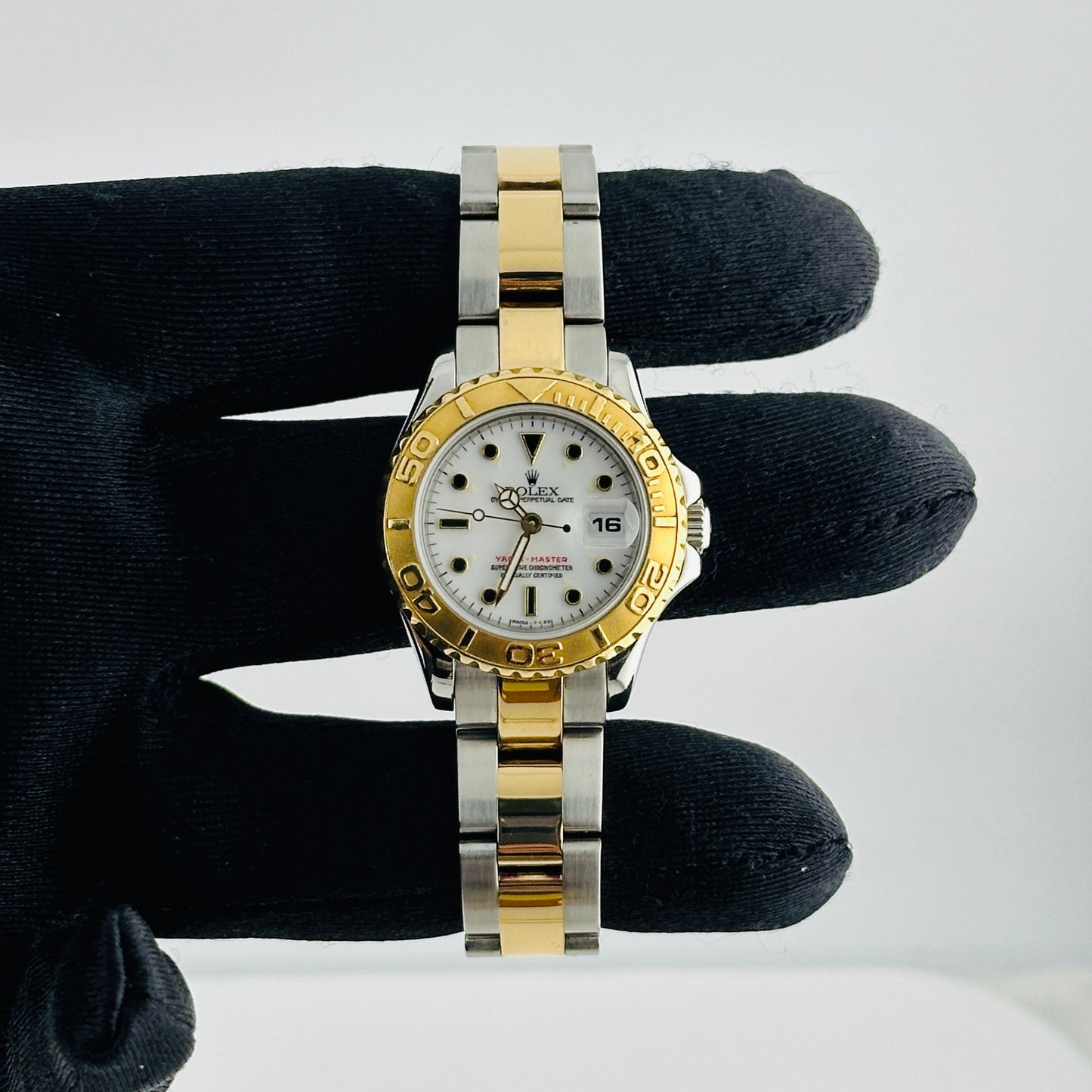Rolex Yacht-Master Ladies White Dial on Oyster Ref. 69623 1997 — view 2