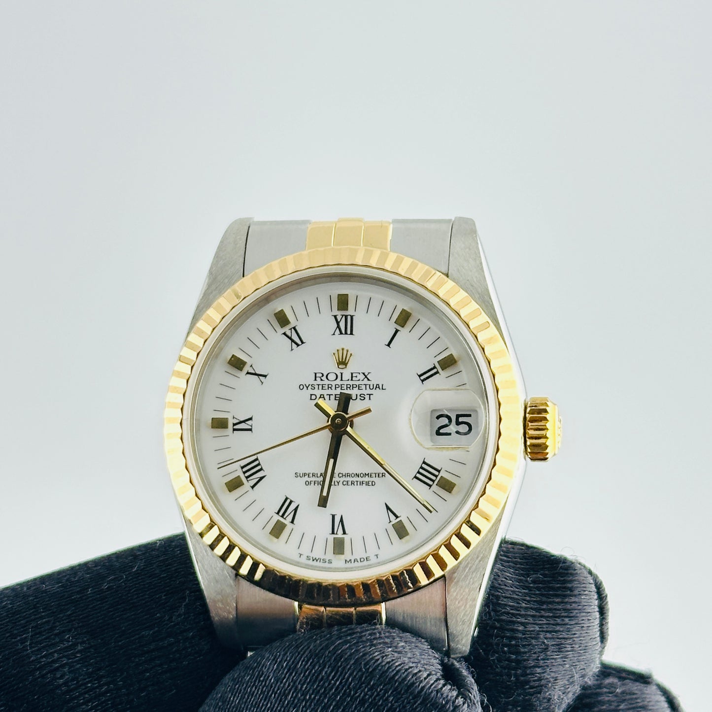 Rolex Datejust White Roman Dial on D Link Jubilee Bracelet Ref. 68273 1988 — view 3